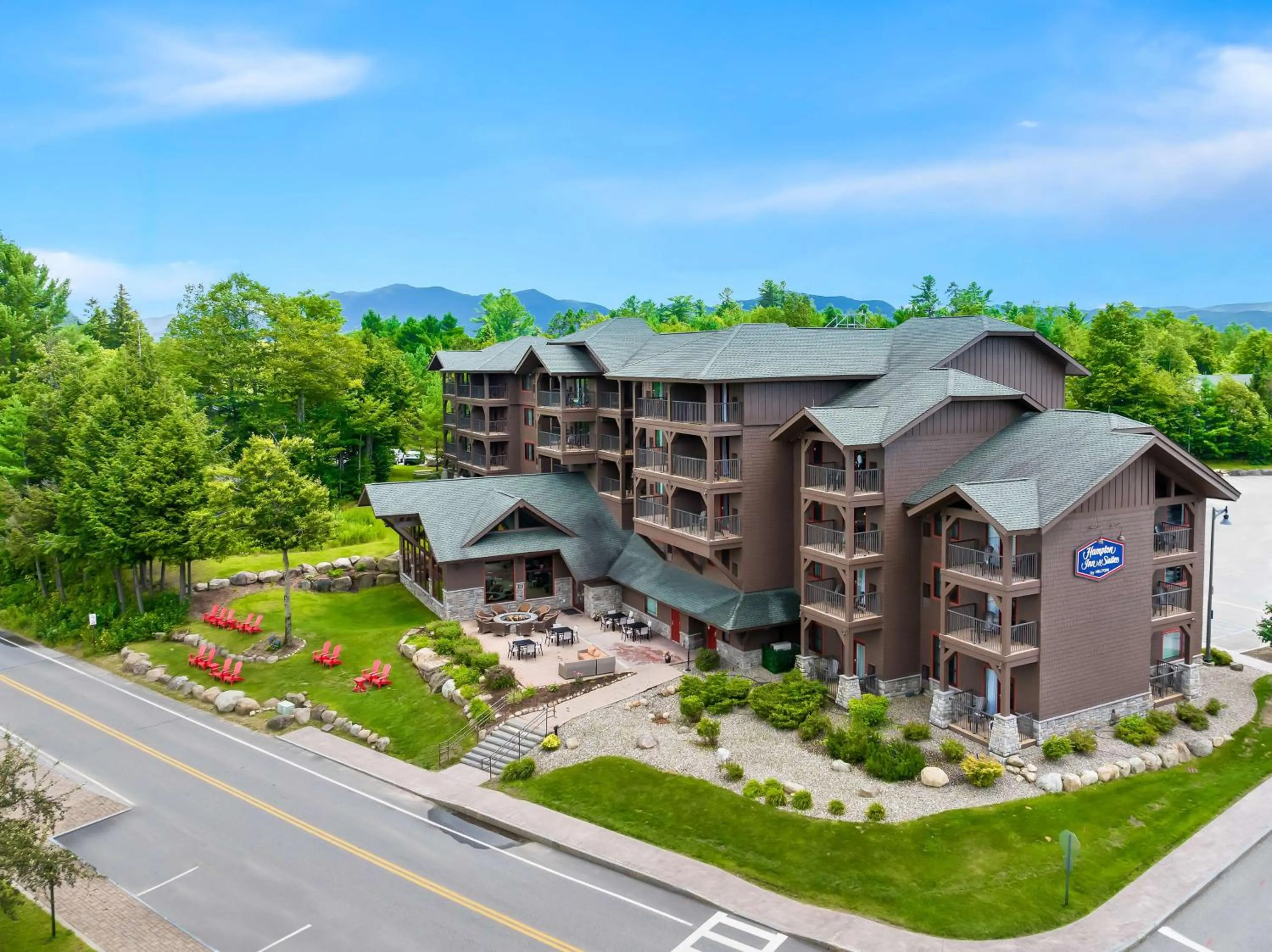 Property building in Hampton Inn & Suites Lake Placid