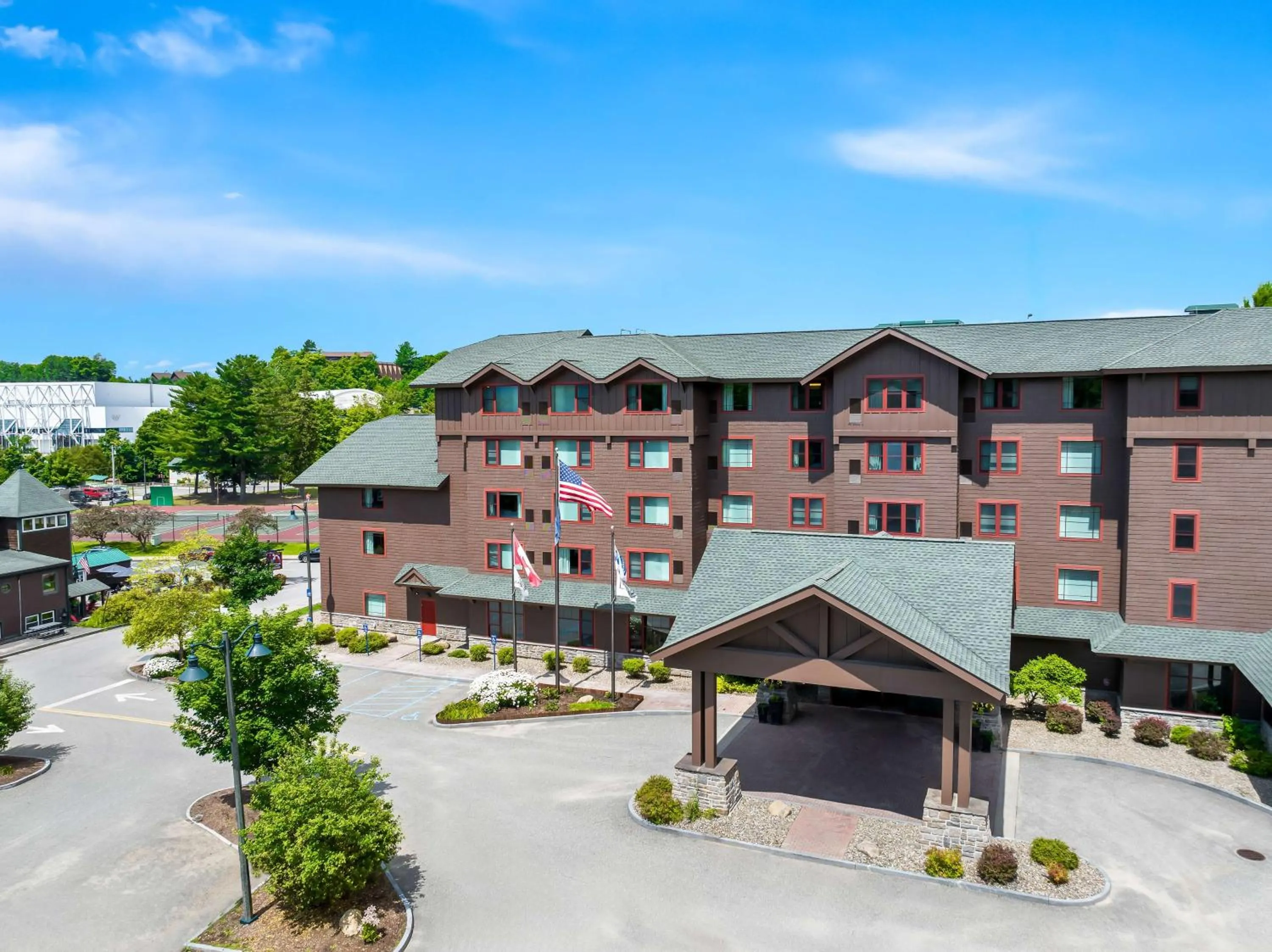Property building in Hampton Inn & Suites Lake Placid