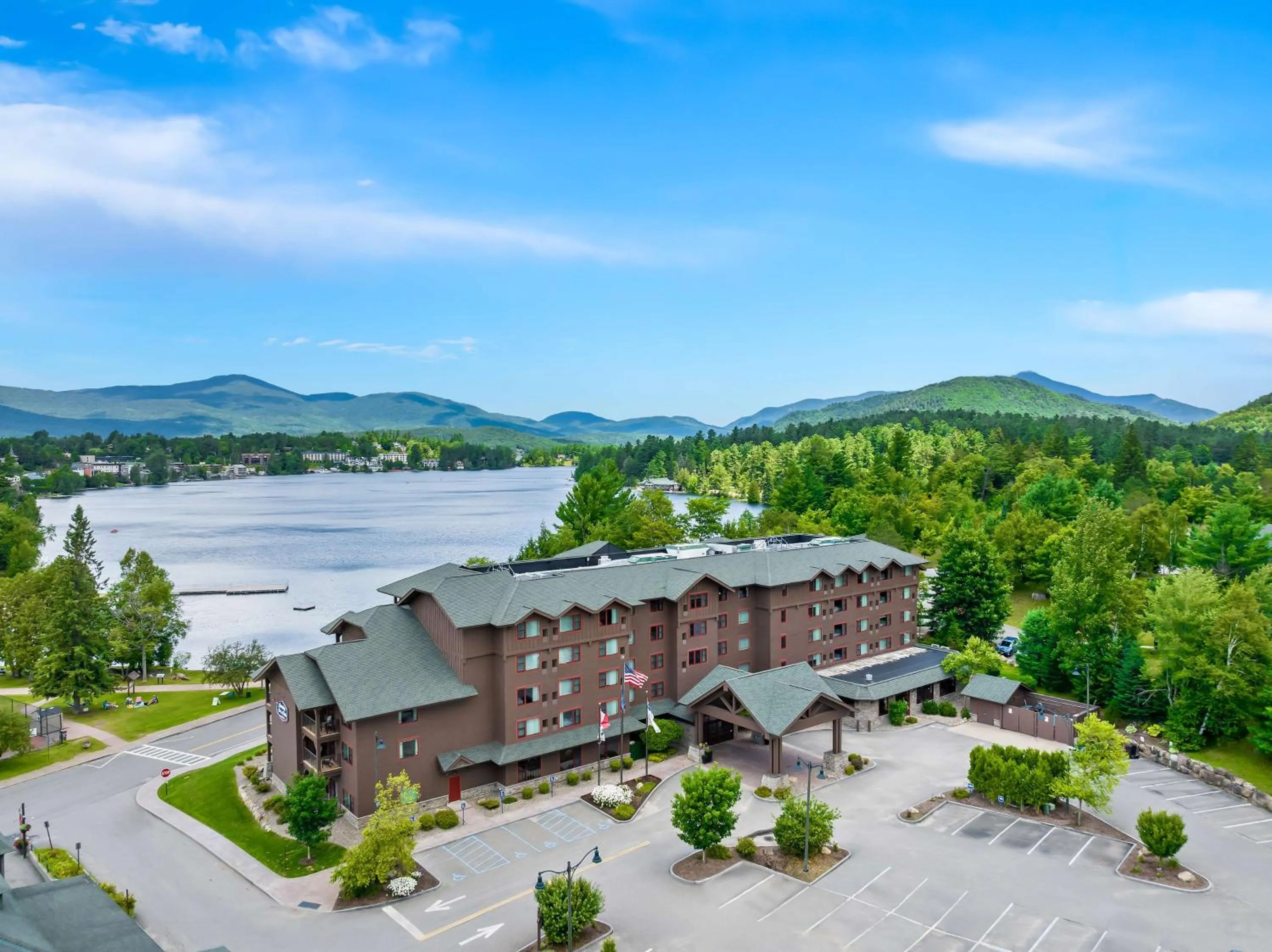 Property building in Hampton Inn & Suites Lake Placid