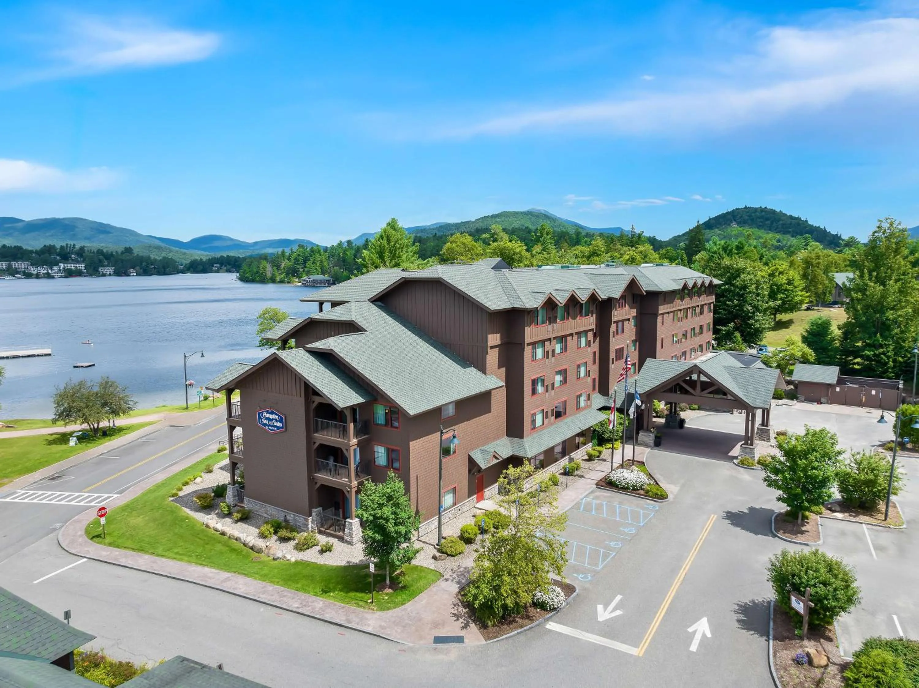 Property building in Hampton Inn & Suites Lake Placid