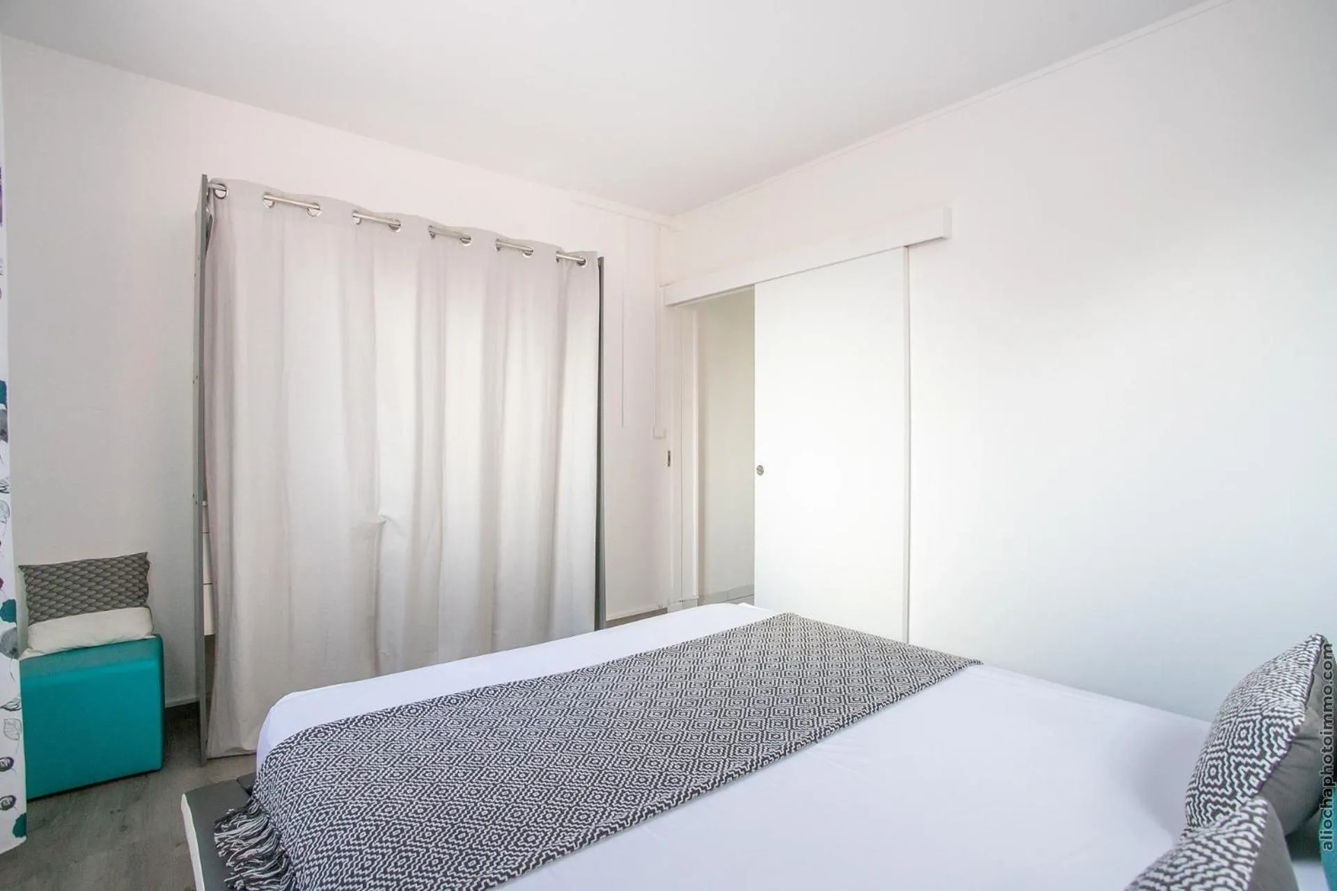 Bed in Le Brin d'Amour Apartment
