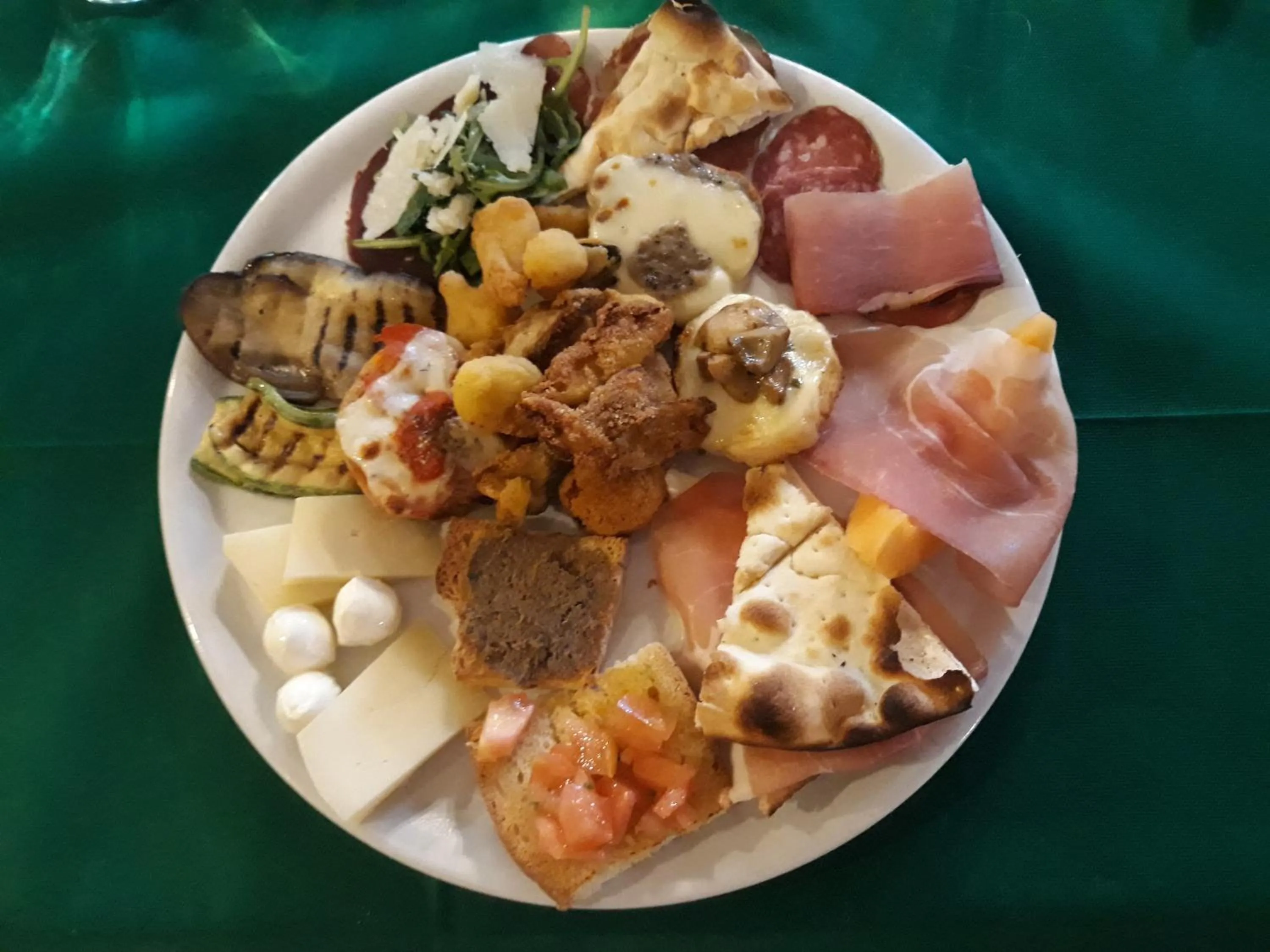 Restaurant/places to eat in Hotel Ristorante Montenerone Il Poeta