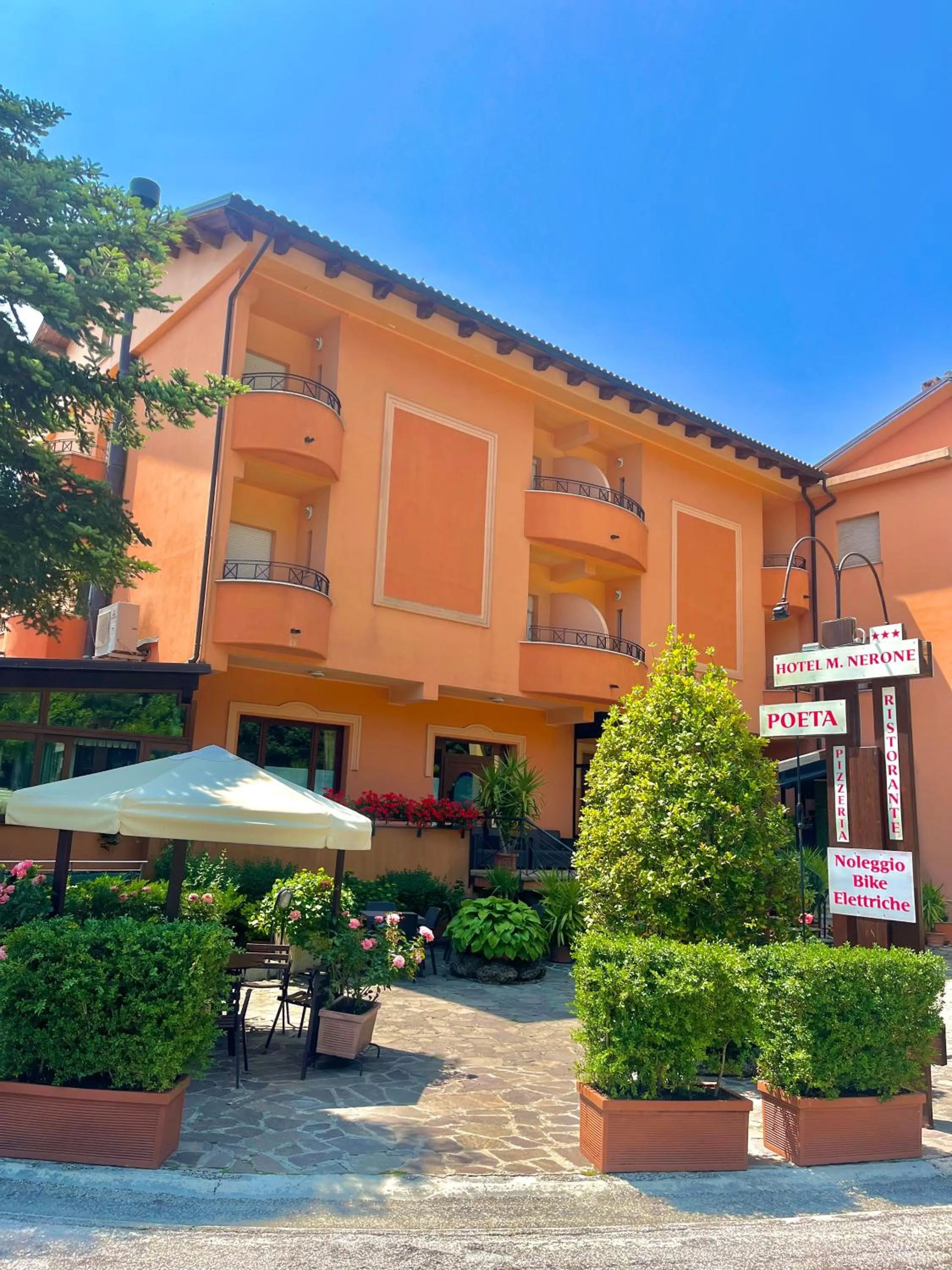 Hotel Ristorante Montenerone Il Poeta