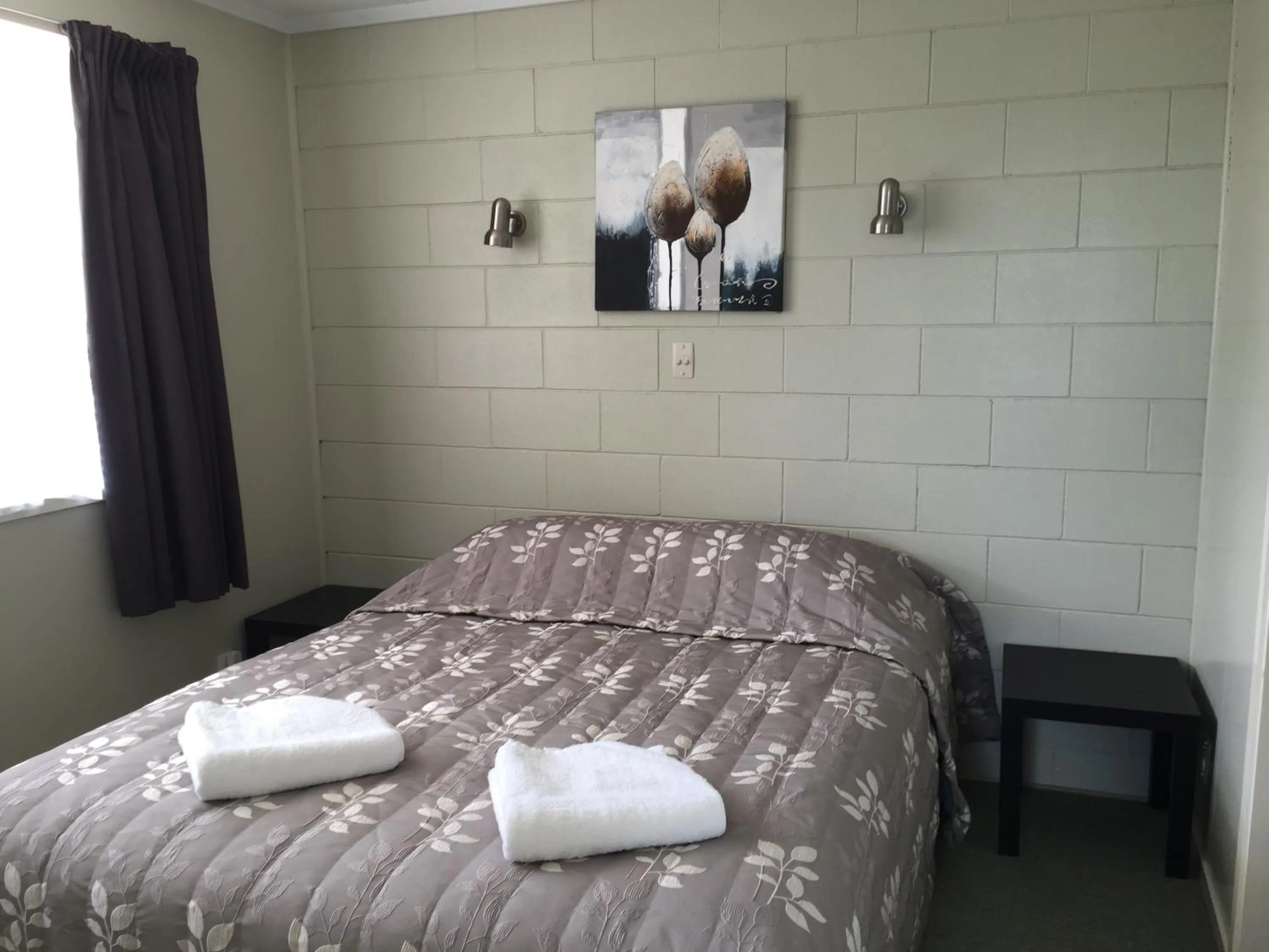 Bedroom, Bed in North End Motel