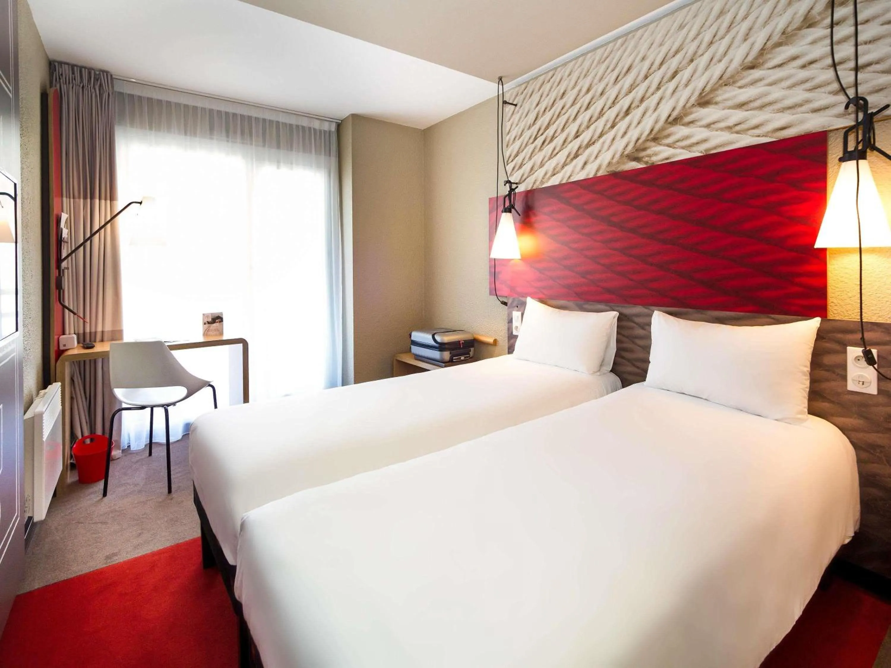 Bedroom, Bed in ibis La Baule Pornichet Plage