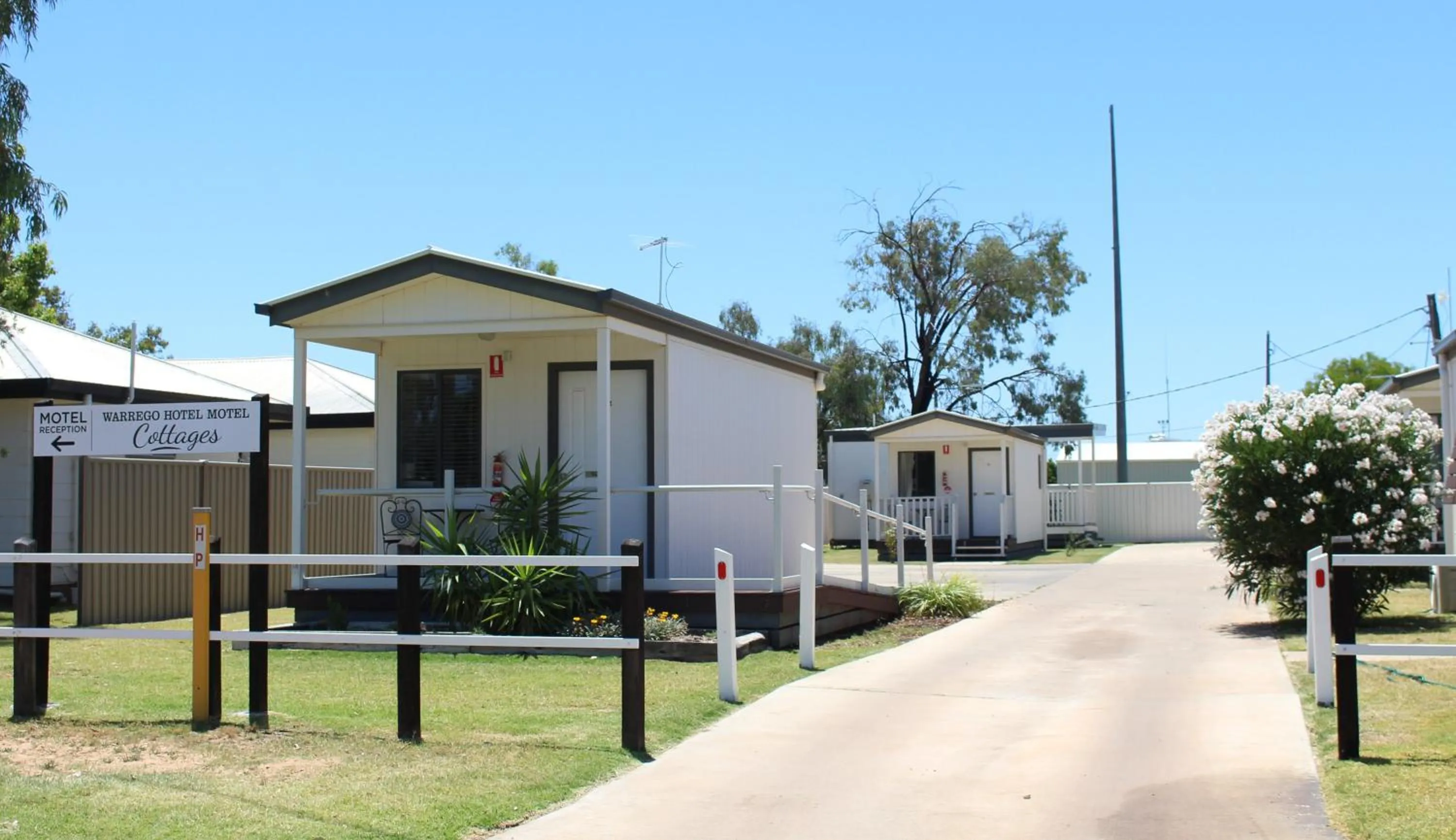 Property building in Warrego Hotel Motel Cunnamulla