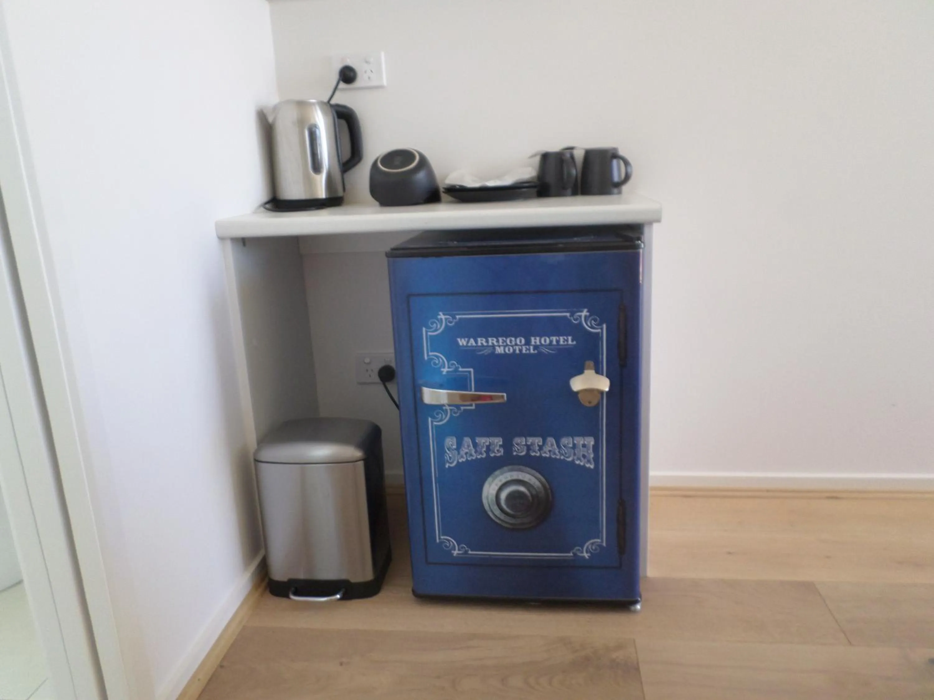 Kitchen or kitchenette in Warrego Hotel Motel Cunnamulla