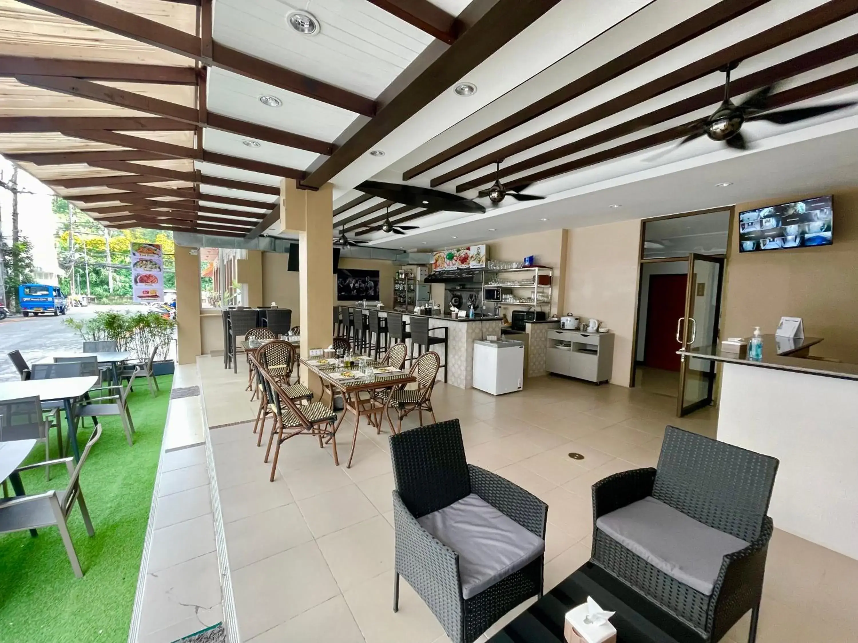 Facade/entrance in The Little Moon Residence Facade/entrance in The Little Moon Residence