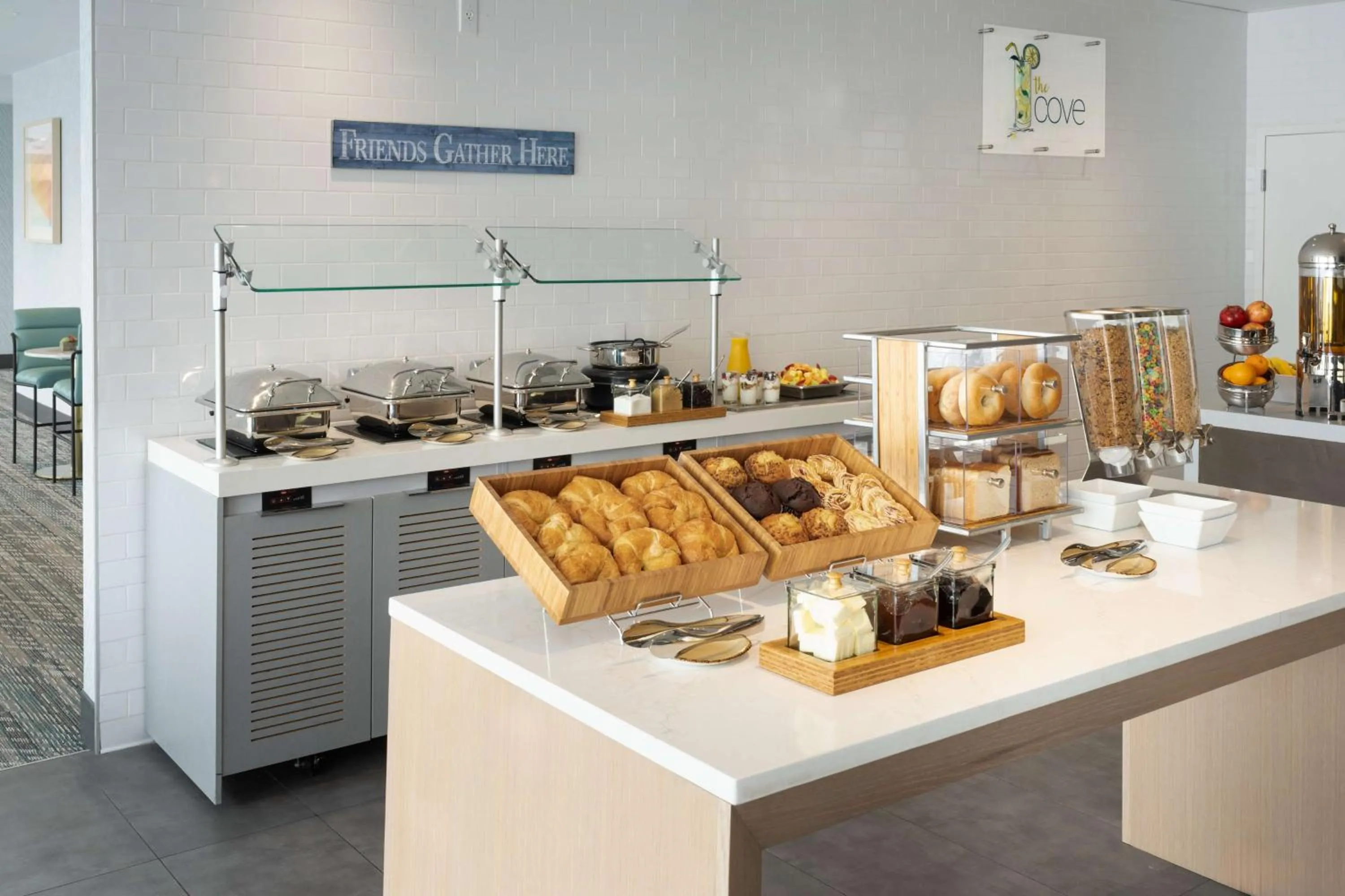 Breakfast in DoubleTree by Hilton Miami North I-95