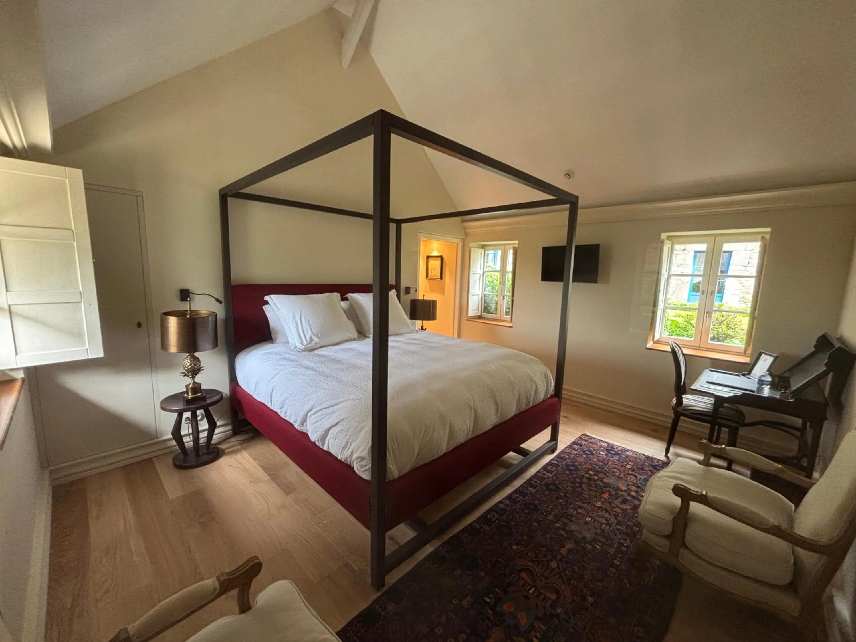 Facility for disabled guests, Bed in Manoir Des Douets Fleuris