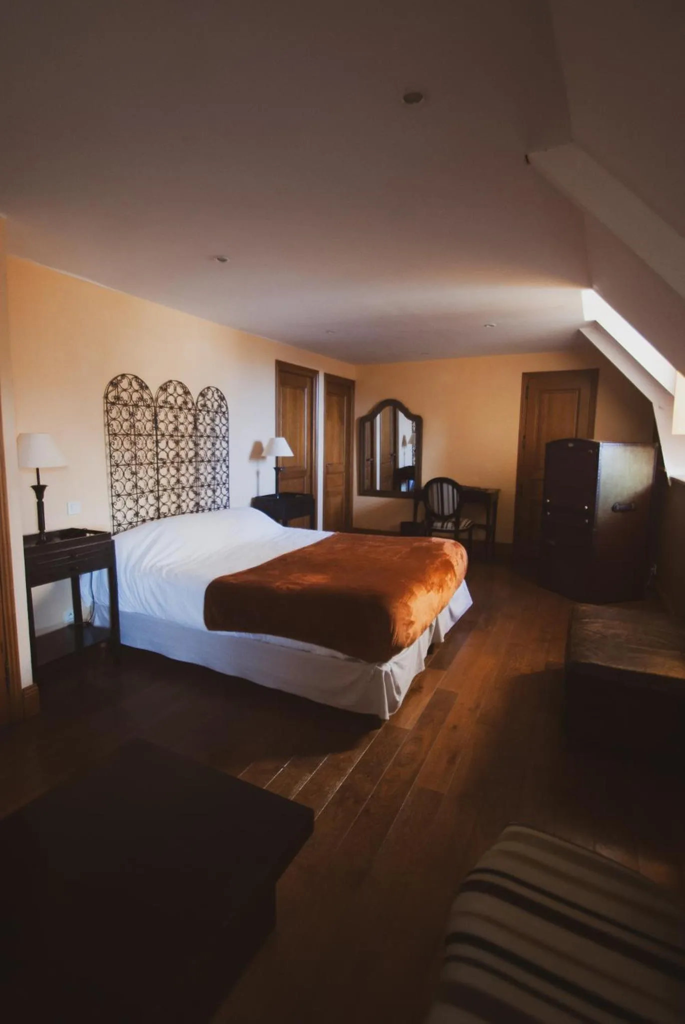 Bedroom, Bed in Manoir Des Douets Fleuris