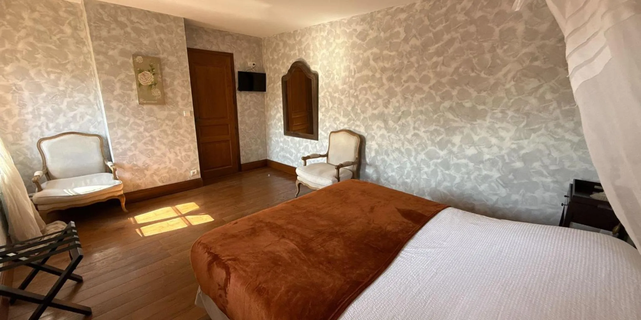 Bedroom, Bed in Manoir Des Douets Fleuris