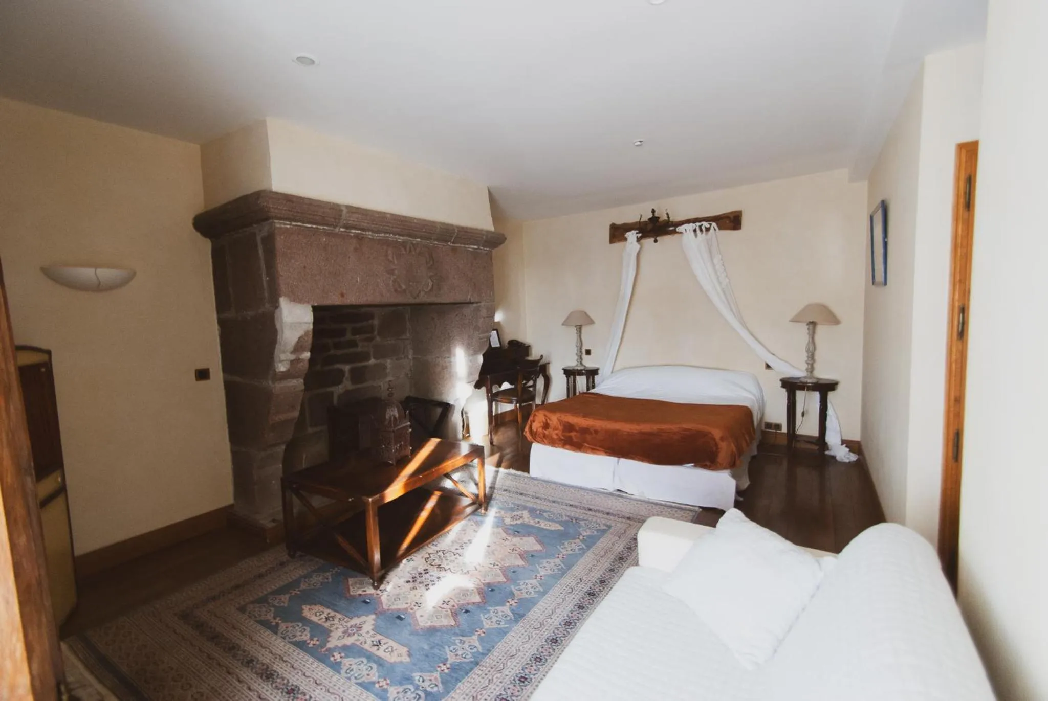 Bedroom, Bed in Manoir Des Douets Fleuris