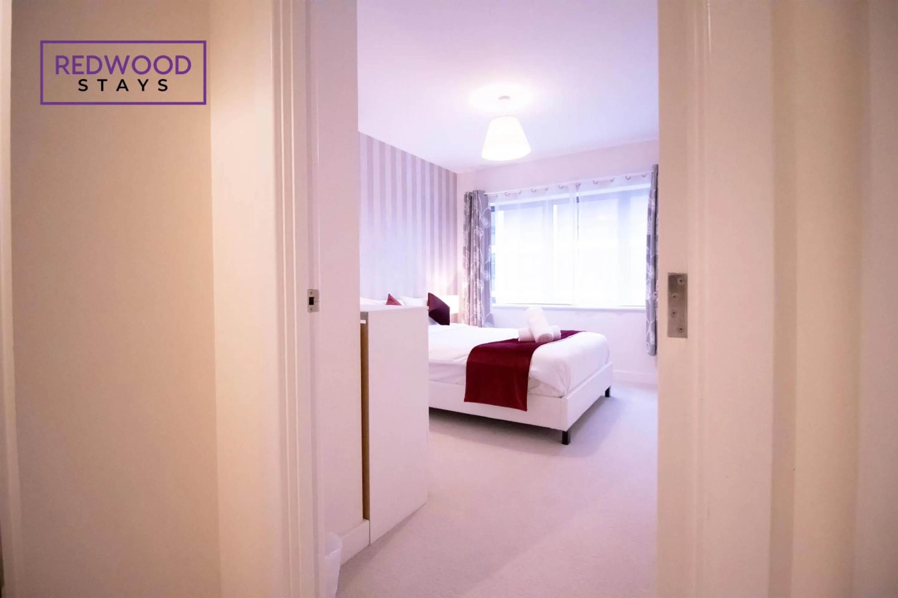 Bedroom in Festival Place, Modern Town Center Apartment, Perfect for Contractors & Families, FREE Parking & WiFi by REDWOOD STAYS