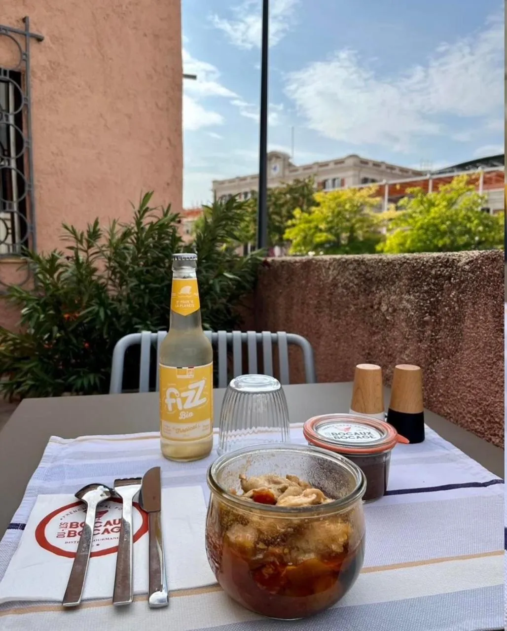 Food and drinks in Hôtel PB - Paris-Barcelone