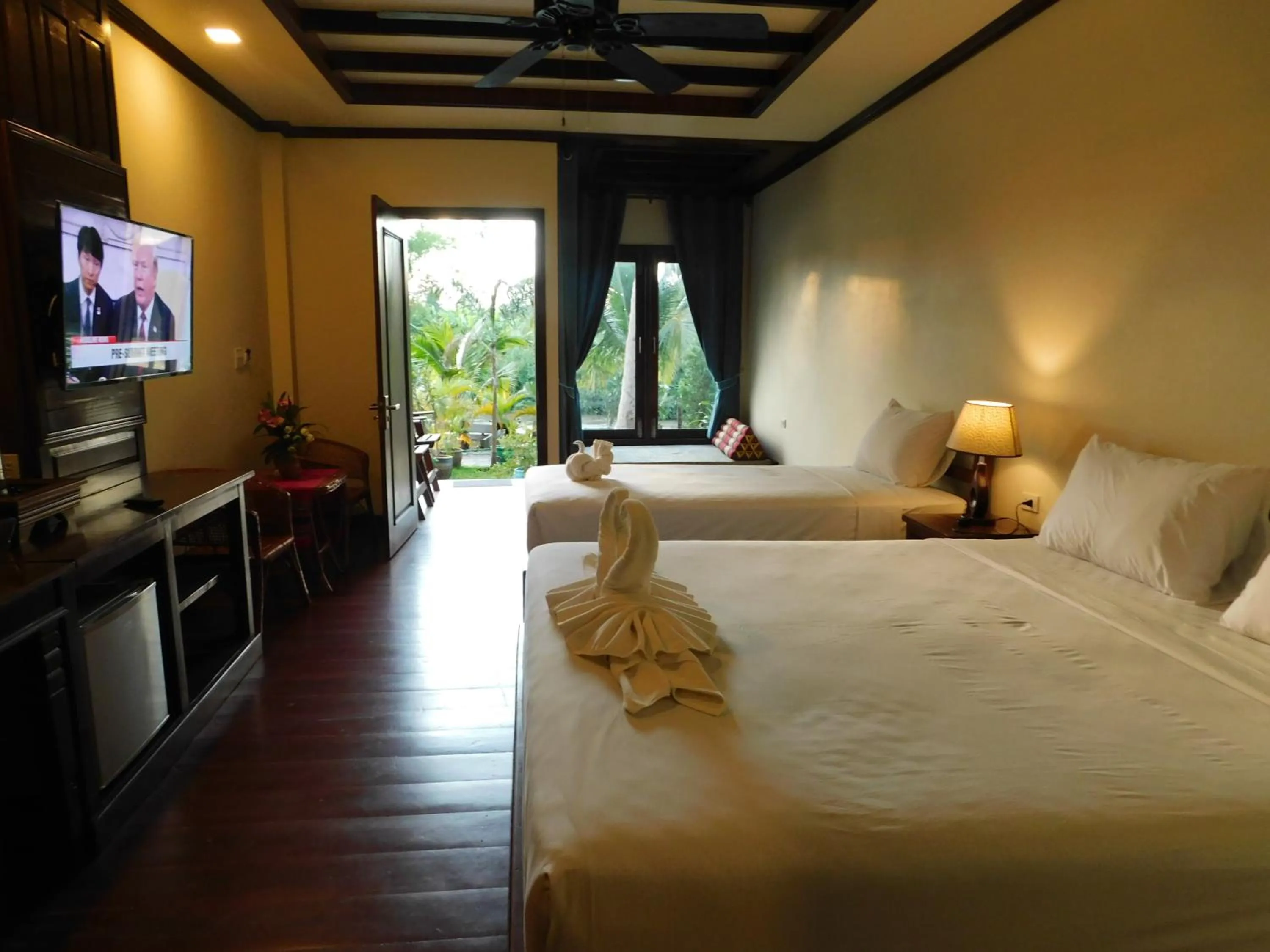 Photo of the whole room, Bed in Sengahloune Resort