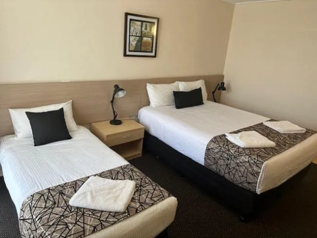 Bed in City Centre Motel Kempsey