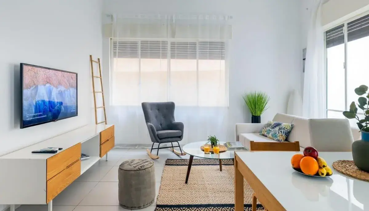 Modern Apartment w/ Garden 2 min from the Beach Modern Apartment w/ Garden 2 min from the Beach