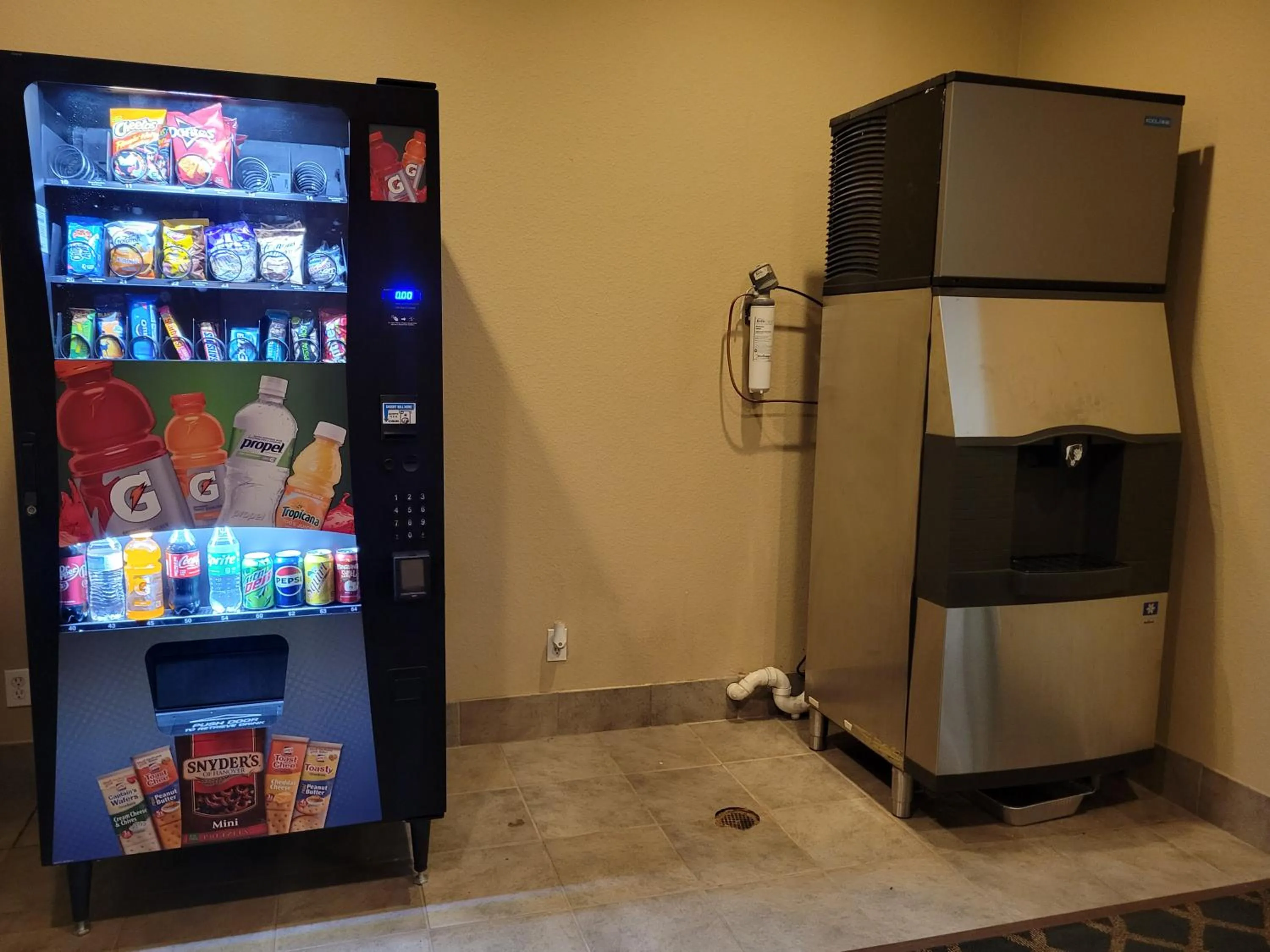 vending machine in Cotulla Whitten Inn