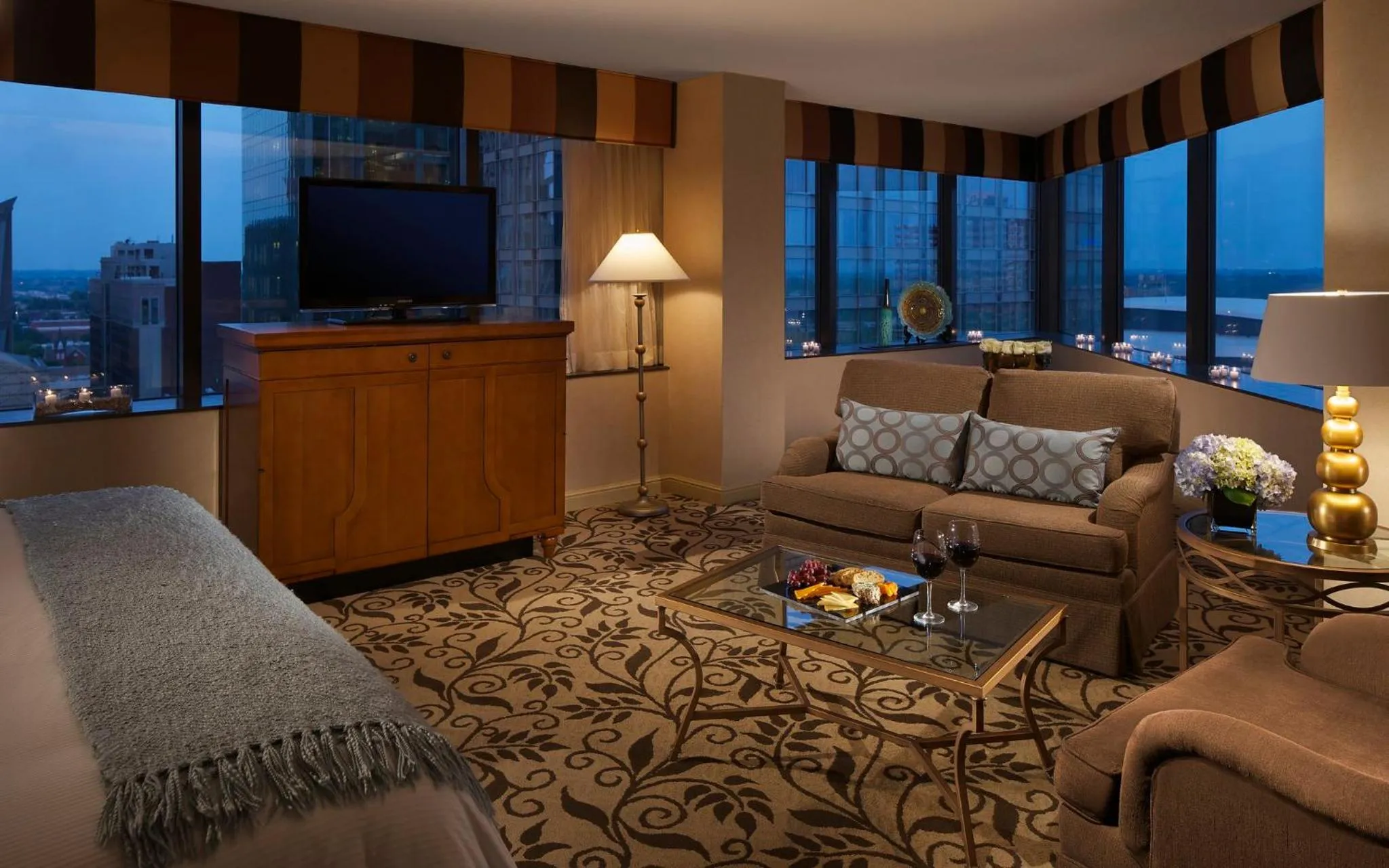 Photo of the whole room in Omni Charlotte Hotel