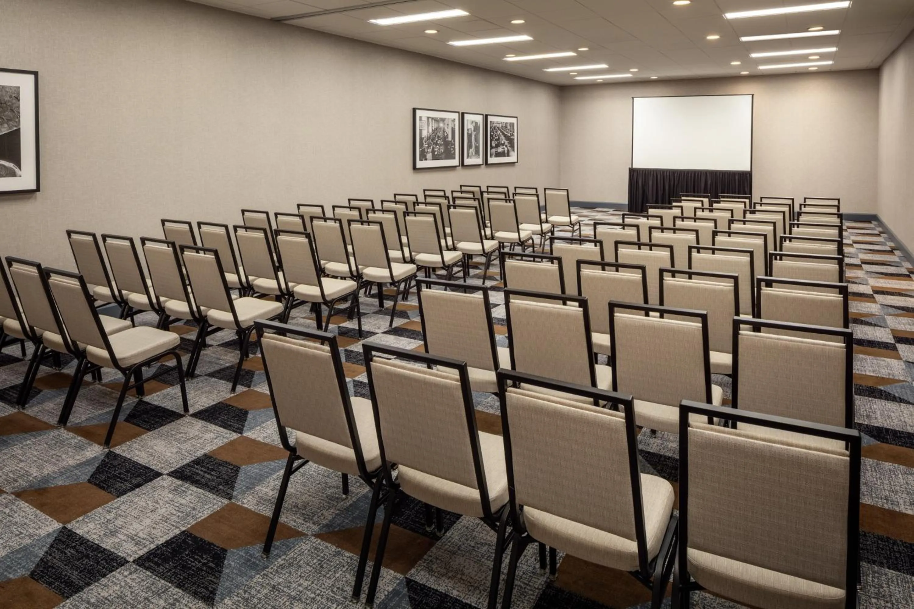 Meeting/conference room in Omni Charlotte Hotel