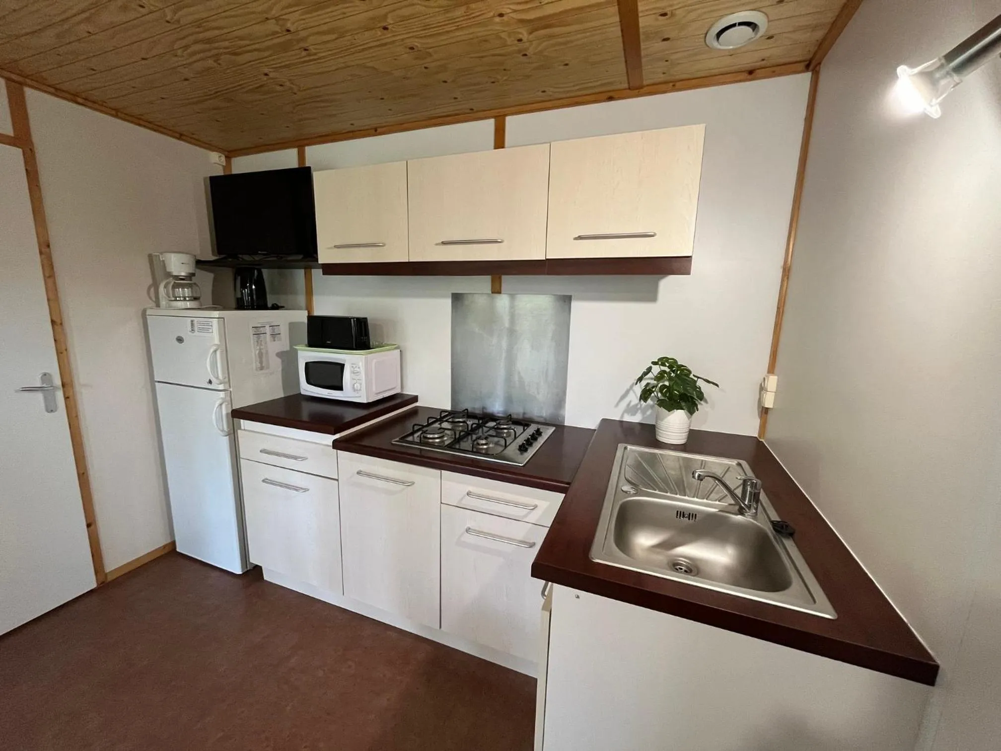 kitchen in Camping du Lac