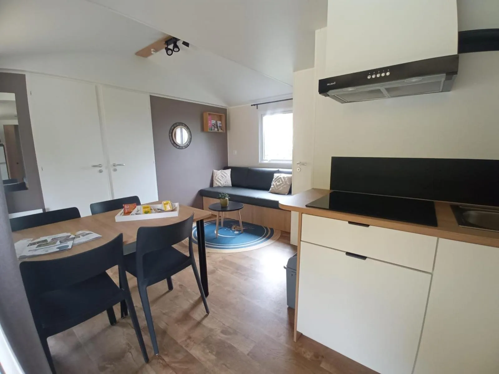 kitchen in Camping de Saulieu