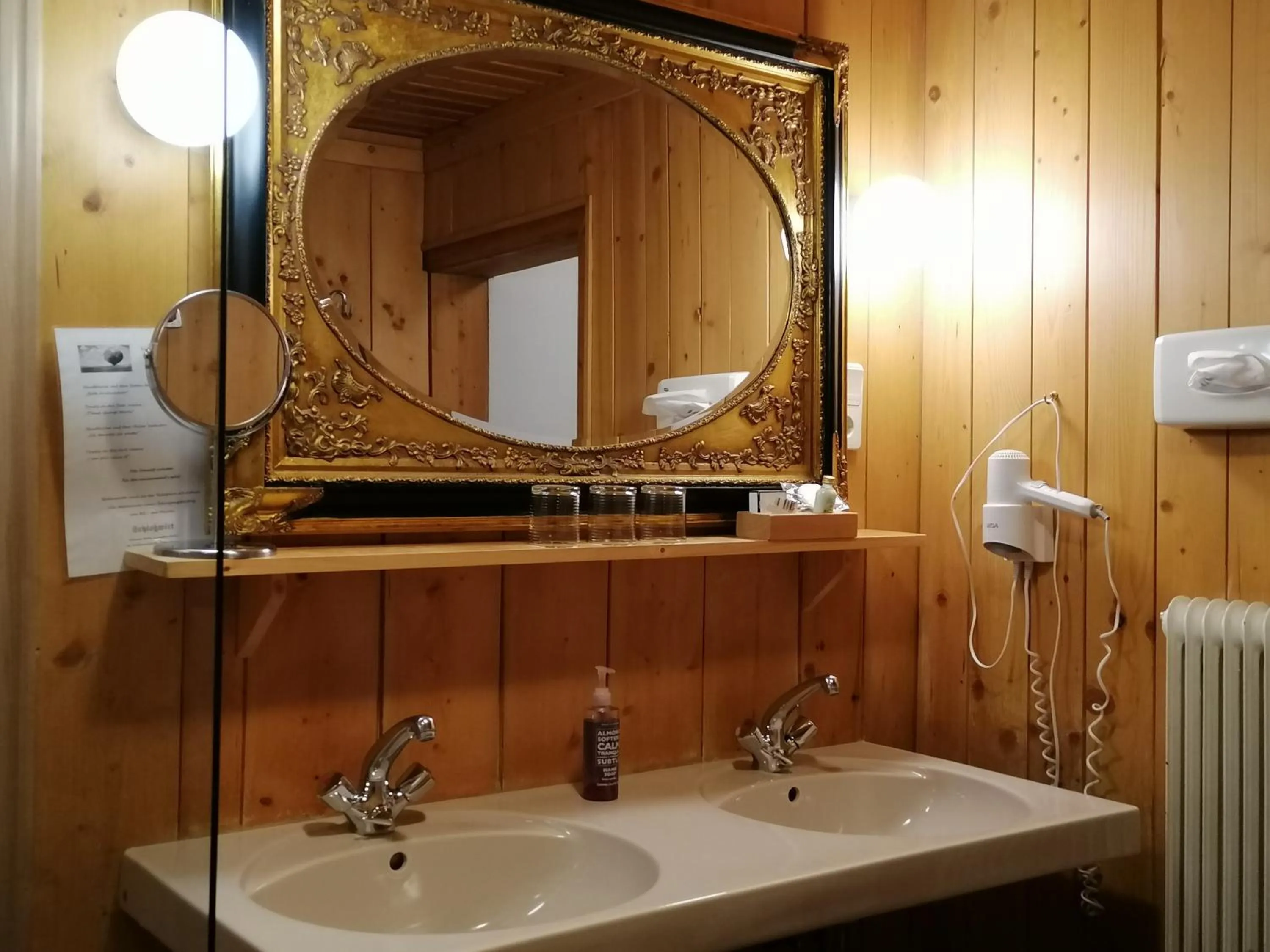 Bathroom in Hotel Schlosswirt