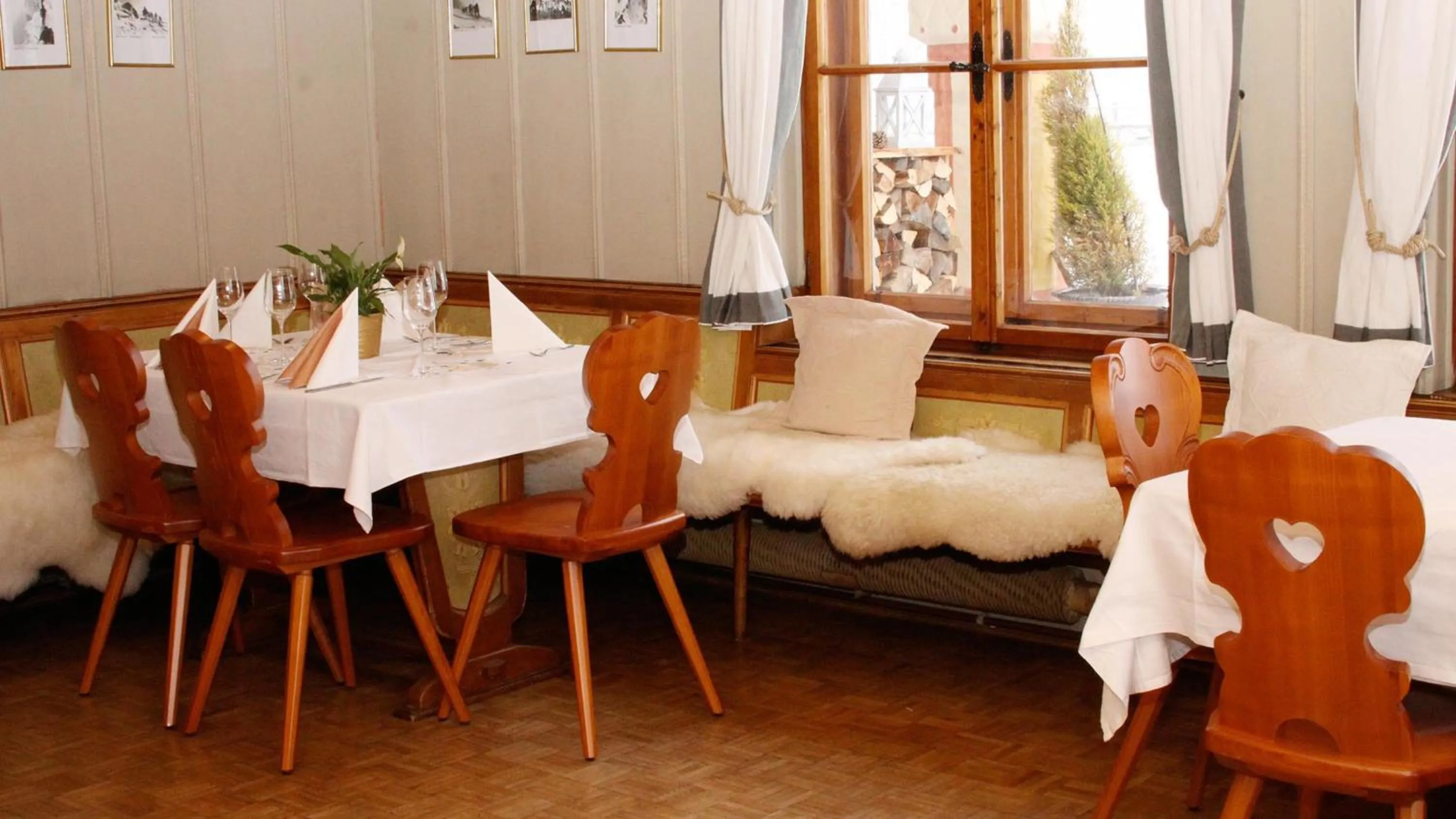 Restaurant/places to eat in Hotel Schlosswirt