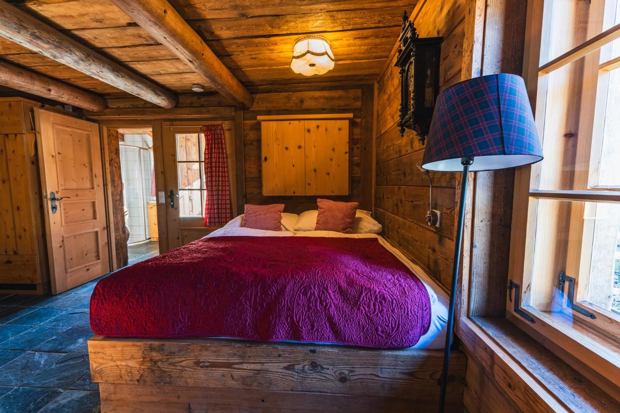 Bed in Hotel Schlosswirt