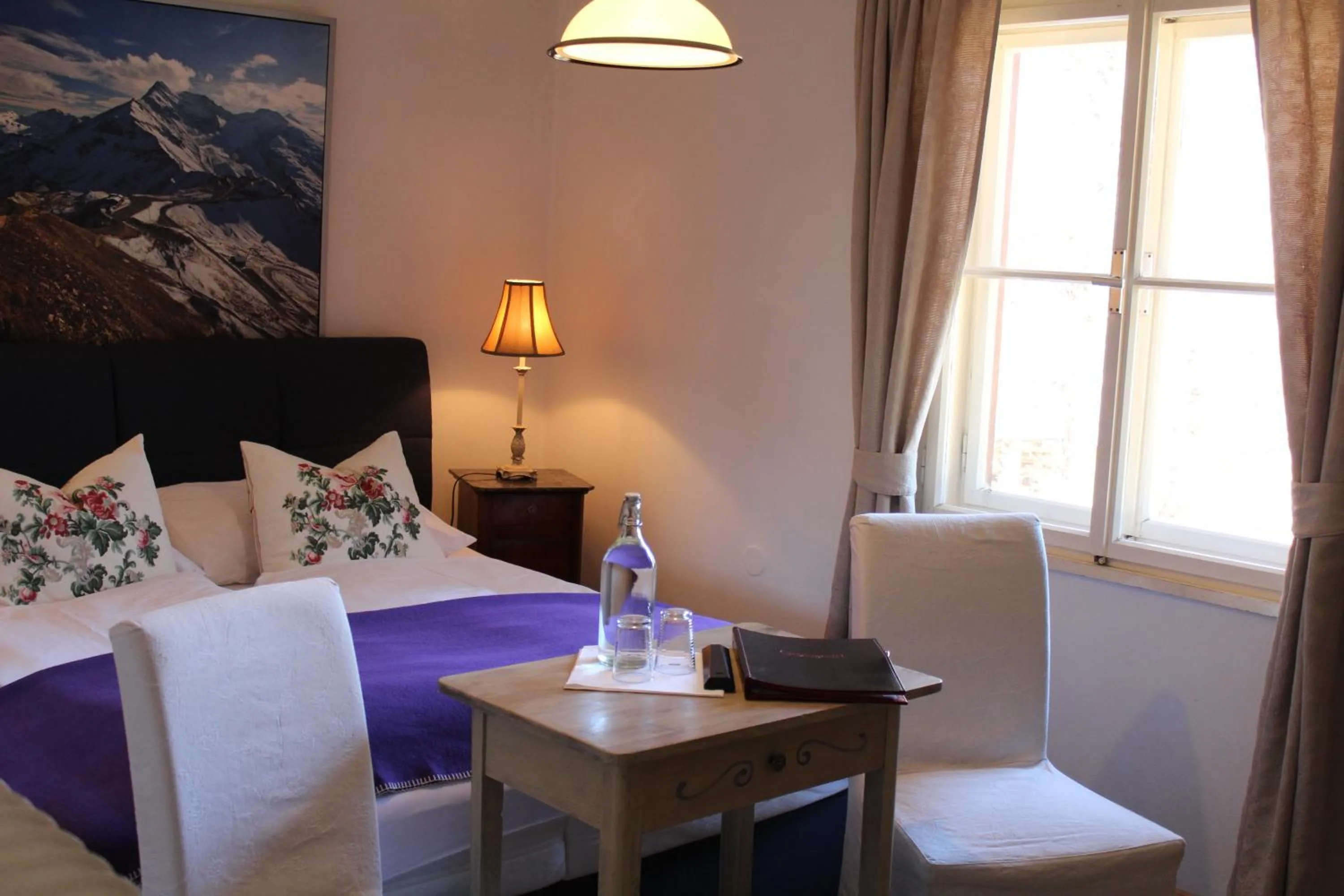 Bed in Hotel Schlosswirt