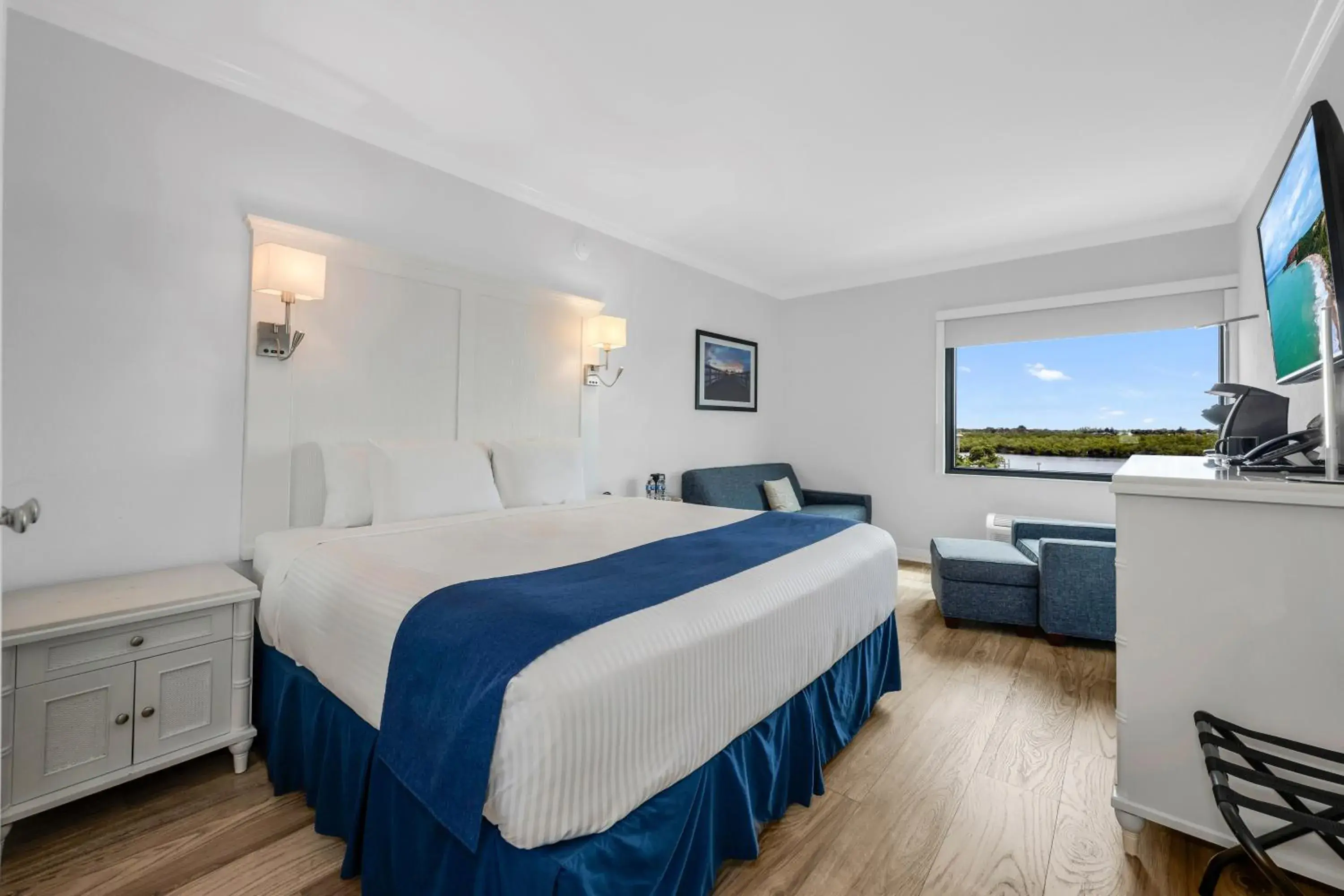 Bed in Bayfront Inn 5th Avenue Bed in Bayfront Inn 5th Avenue