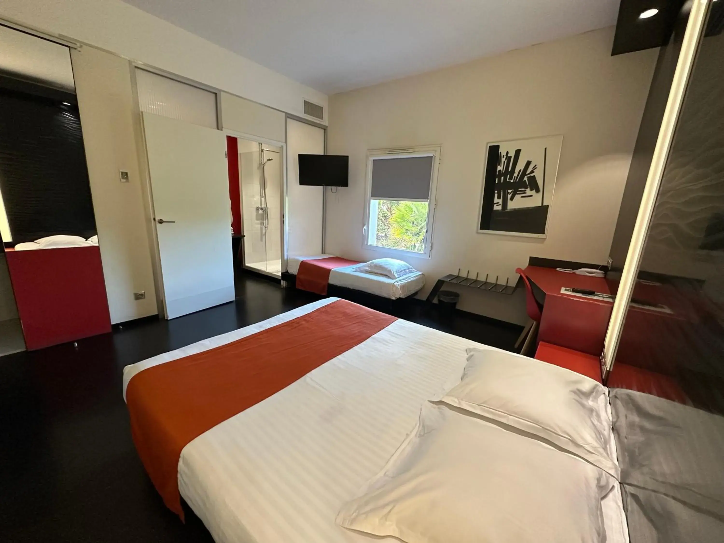 Bedroom, Bed in Hôtel Gardenia Bordeaux Est Bedroom, Bed in Hôtel Gardenia Bordeaux Est