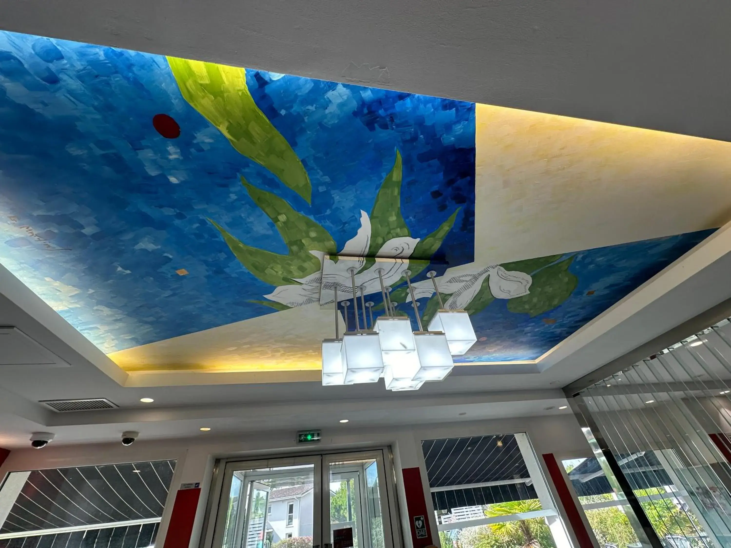 Property building in Hôtel Gardenia Bordeaux Est Property building in Hôtel Gardenia Bordeaux Est