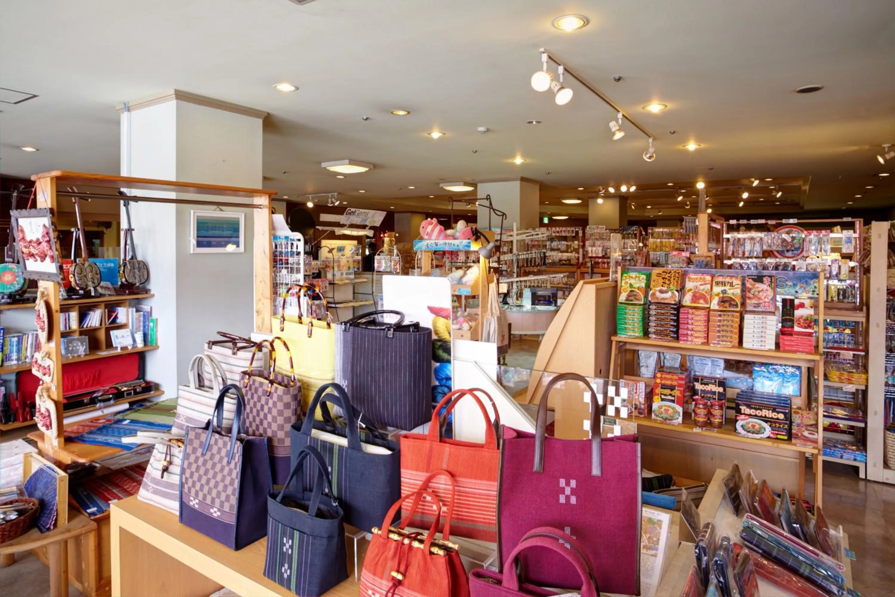 On-site shops in Pacific Hotel Okinawa