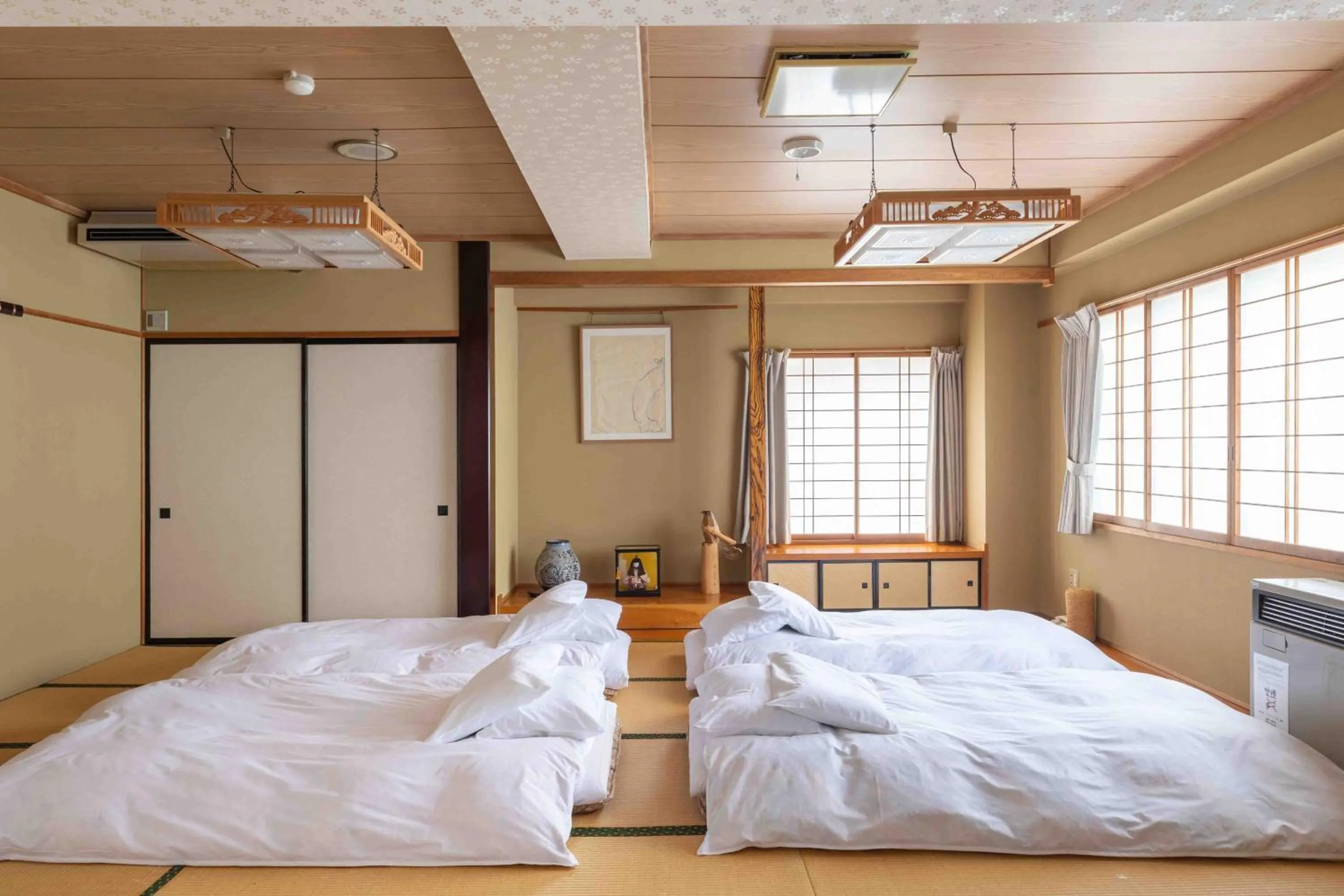 Bedroom, Bed in Elizabeth