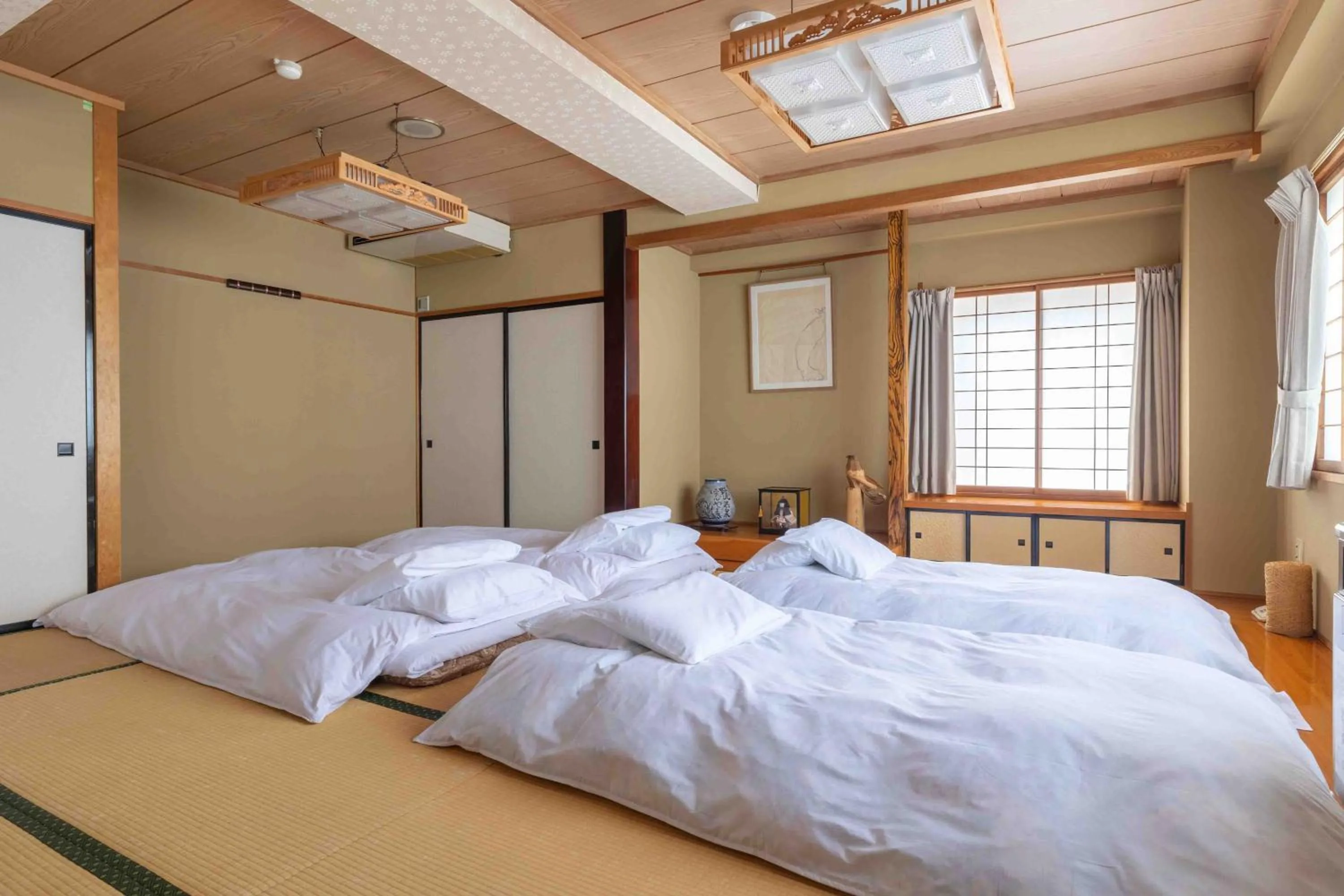 Bedroom, Bed in Elizabeth