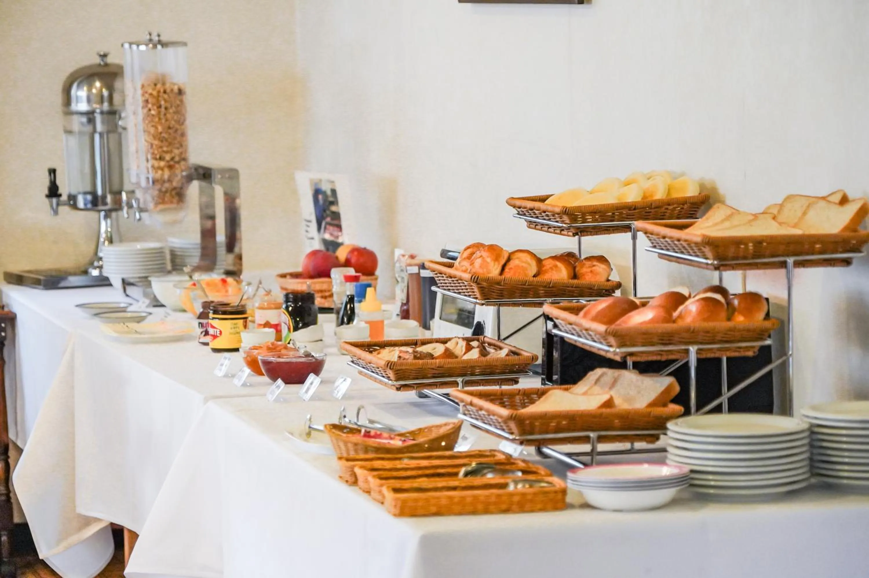 Breakfast in Elizabeth