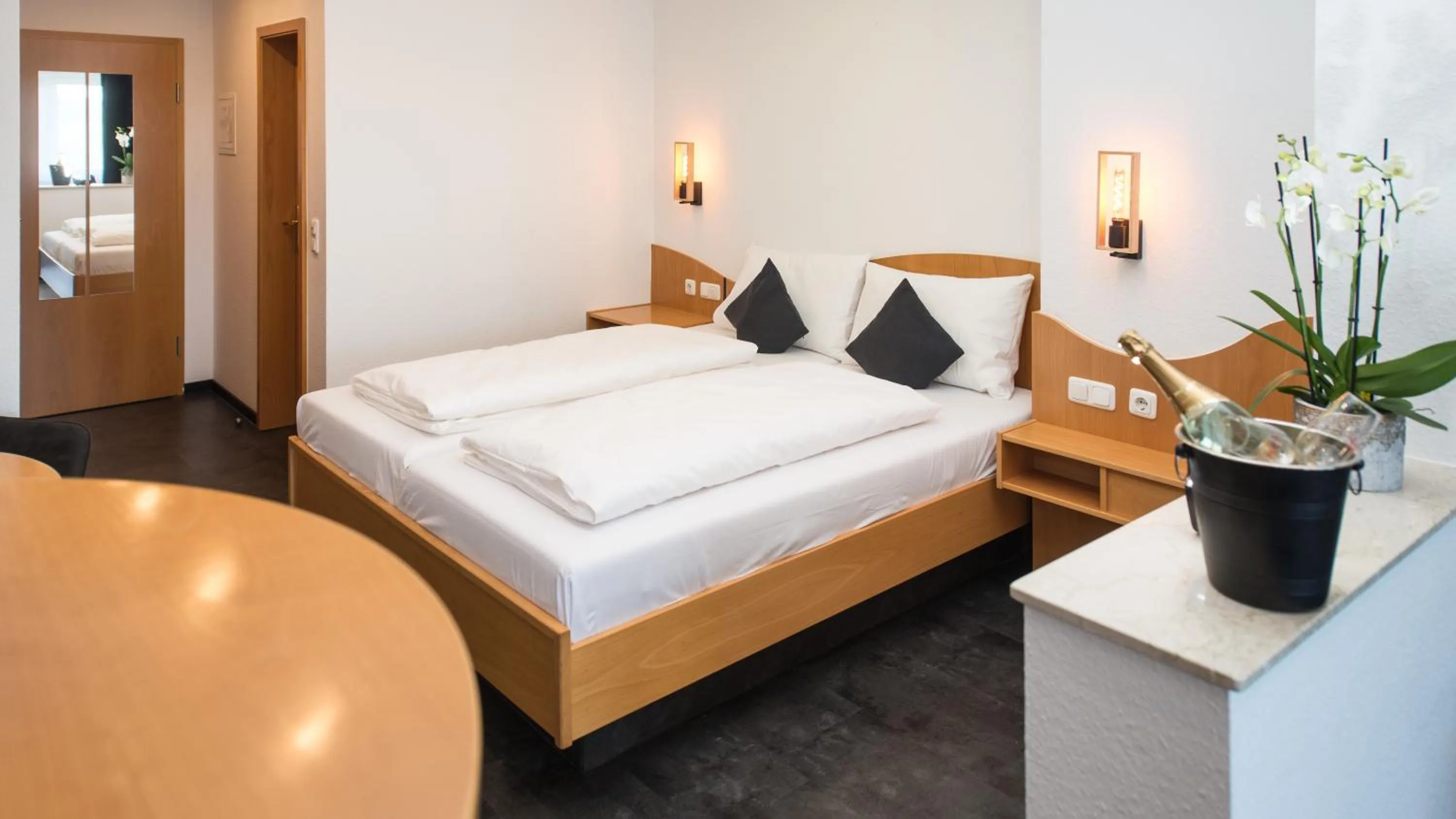 Photo of the whole room, Bed in Berghotel Kristall