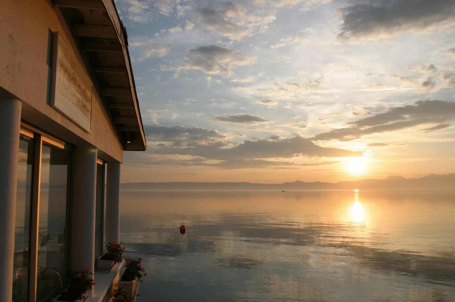 Facade/entrance in Hôtel De La Plage