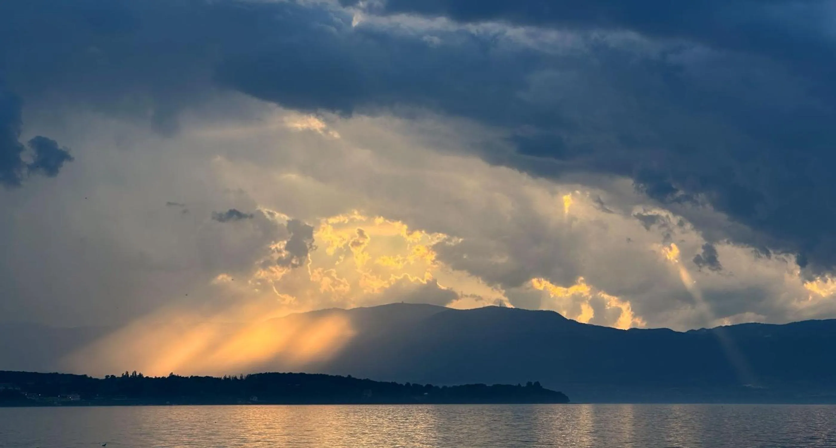 Mountain view in Hôtel De La Plage