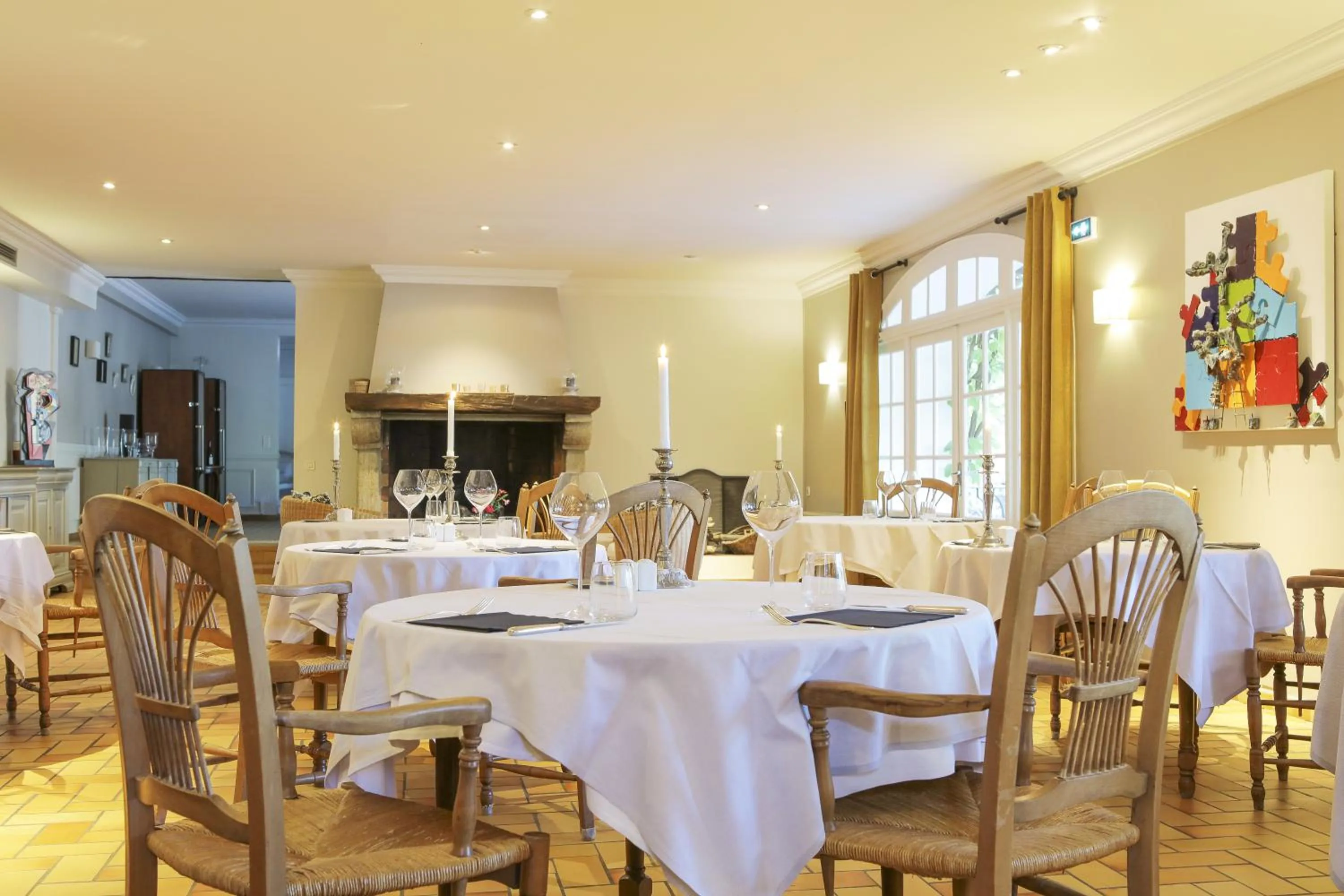 Restaurant/places to eat in Logis Hôtel La Sommellerie