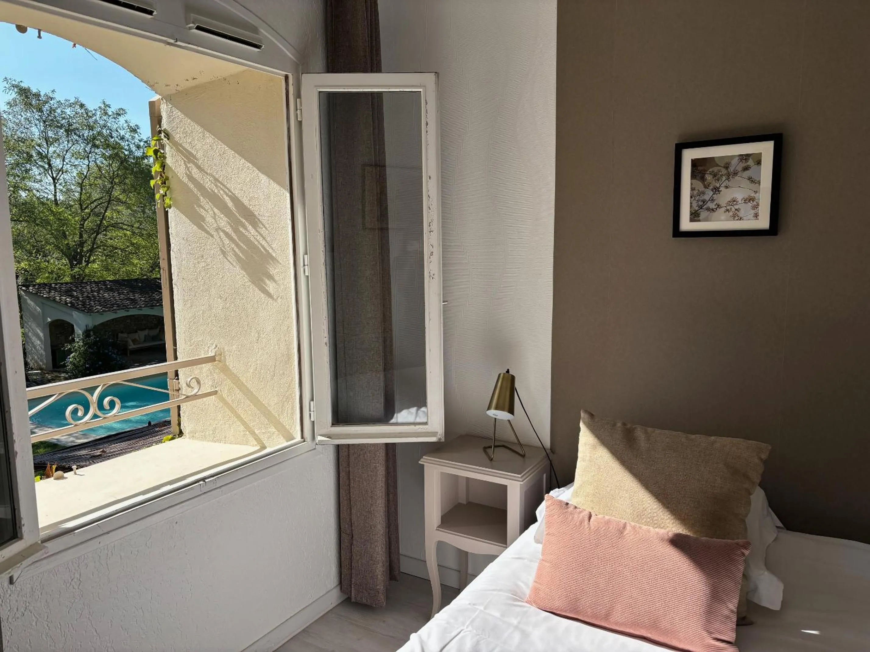 View (from property/room), Bed in Logis Hôtel La Sommellerie