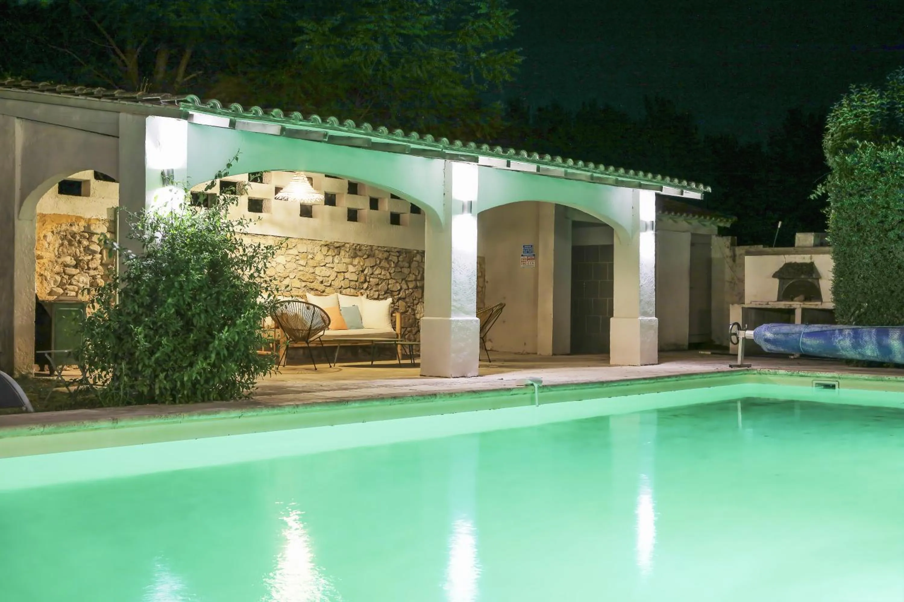 Patio in Logis Hôtel La Sommellerie