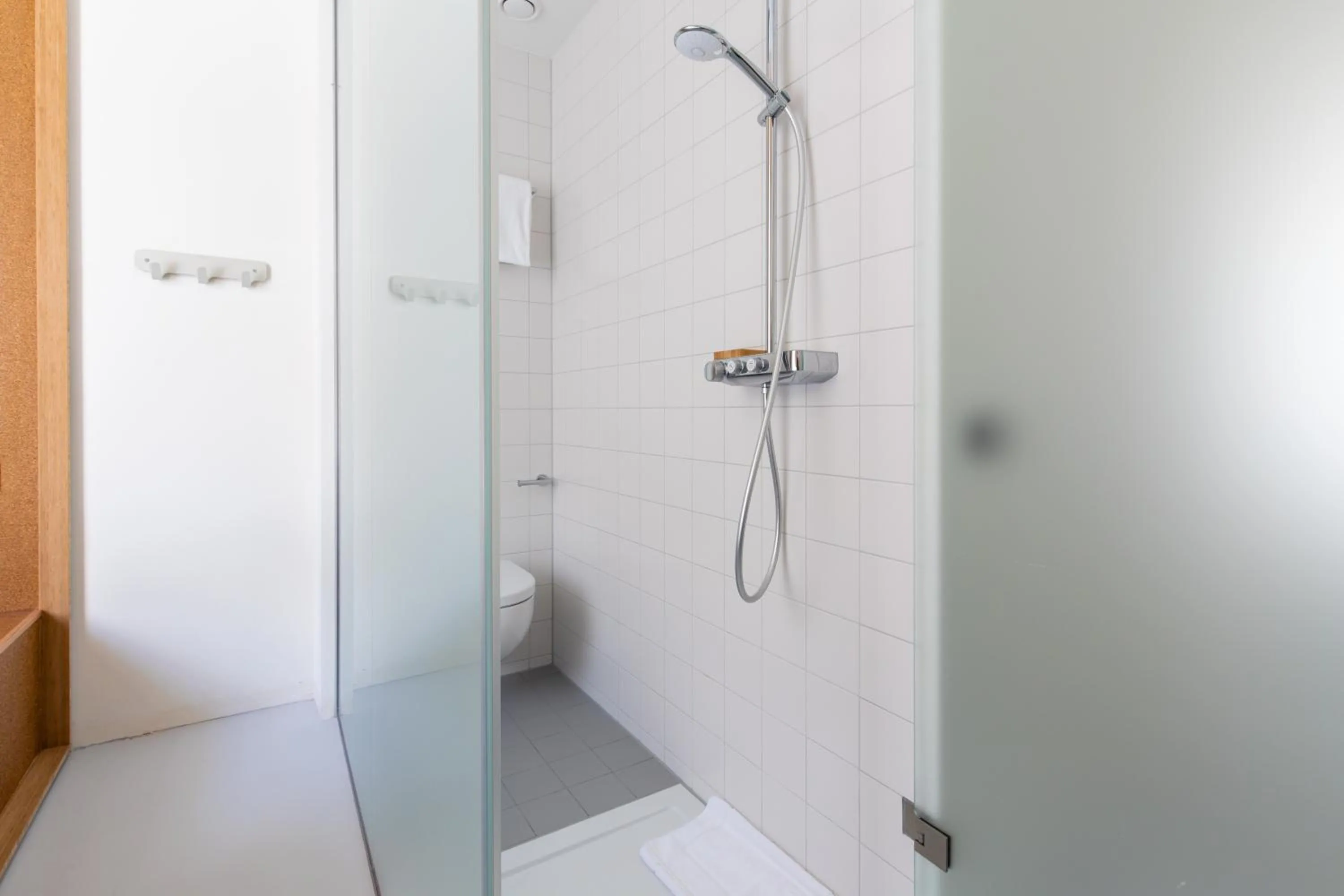 Shower in the bellhop