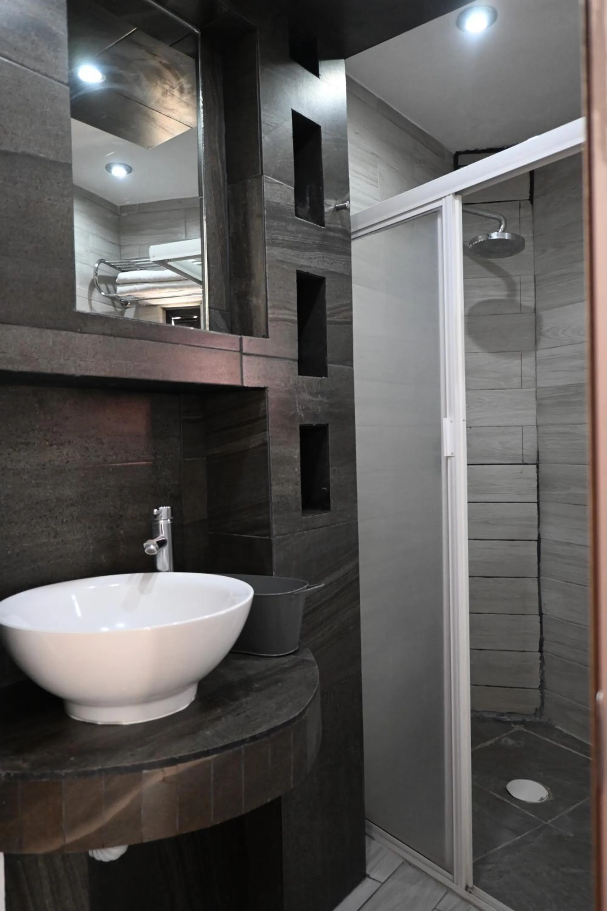 Shower in Hotel La Colección, Universidad de Guanajuato, Centro