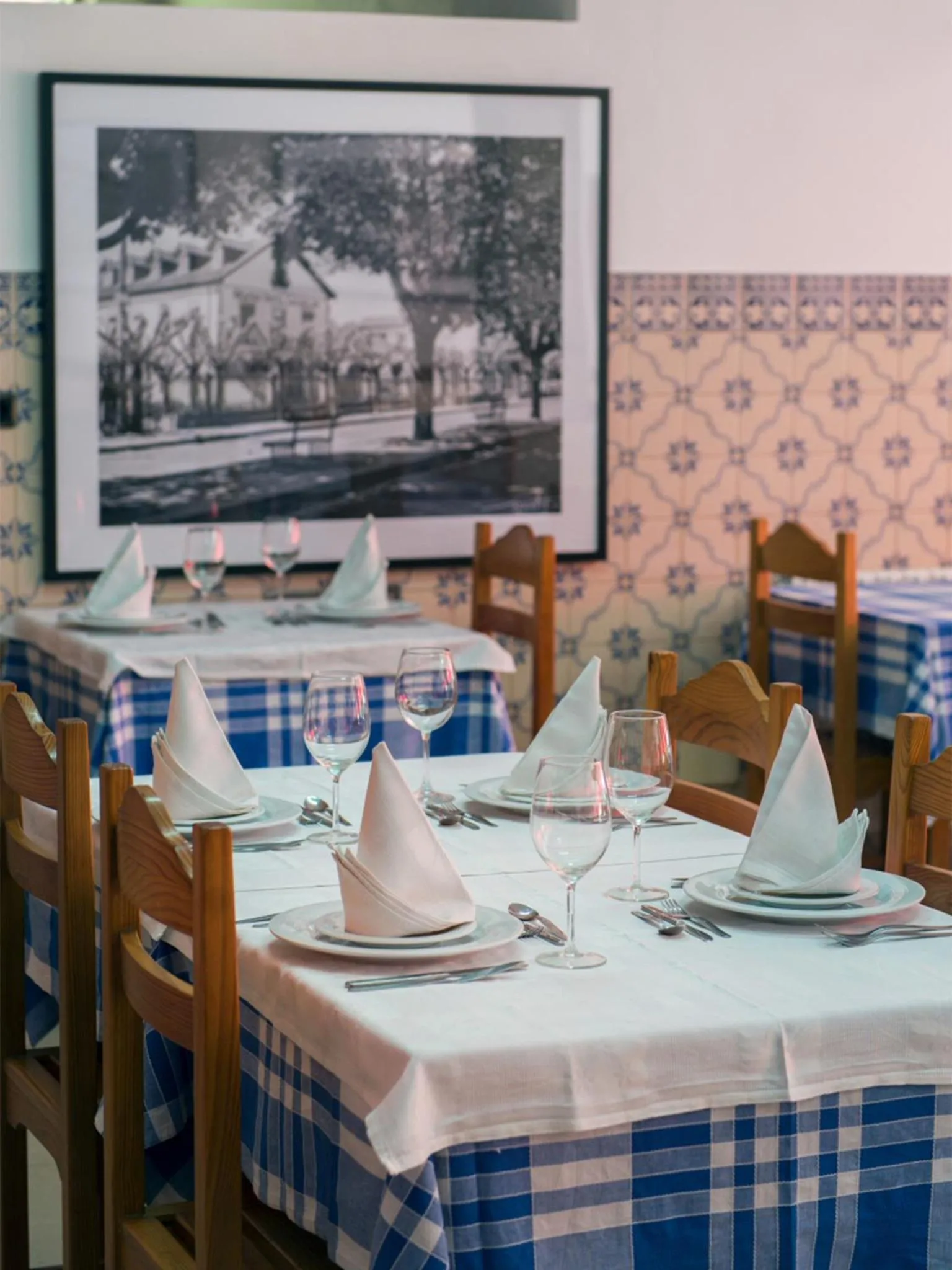 Restaurant/places to eat in Alojamento Correia