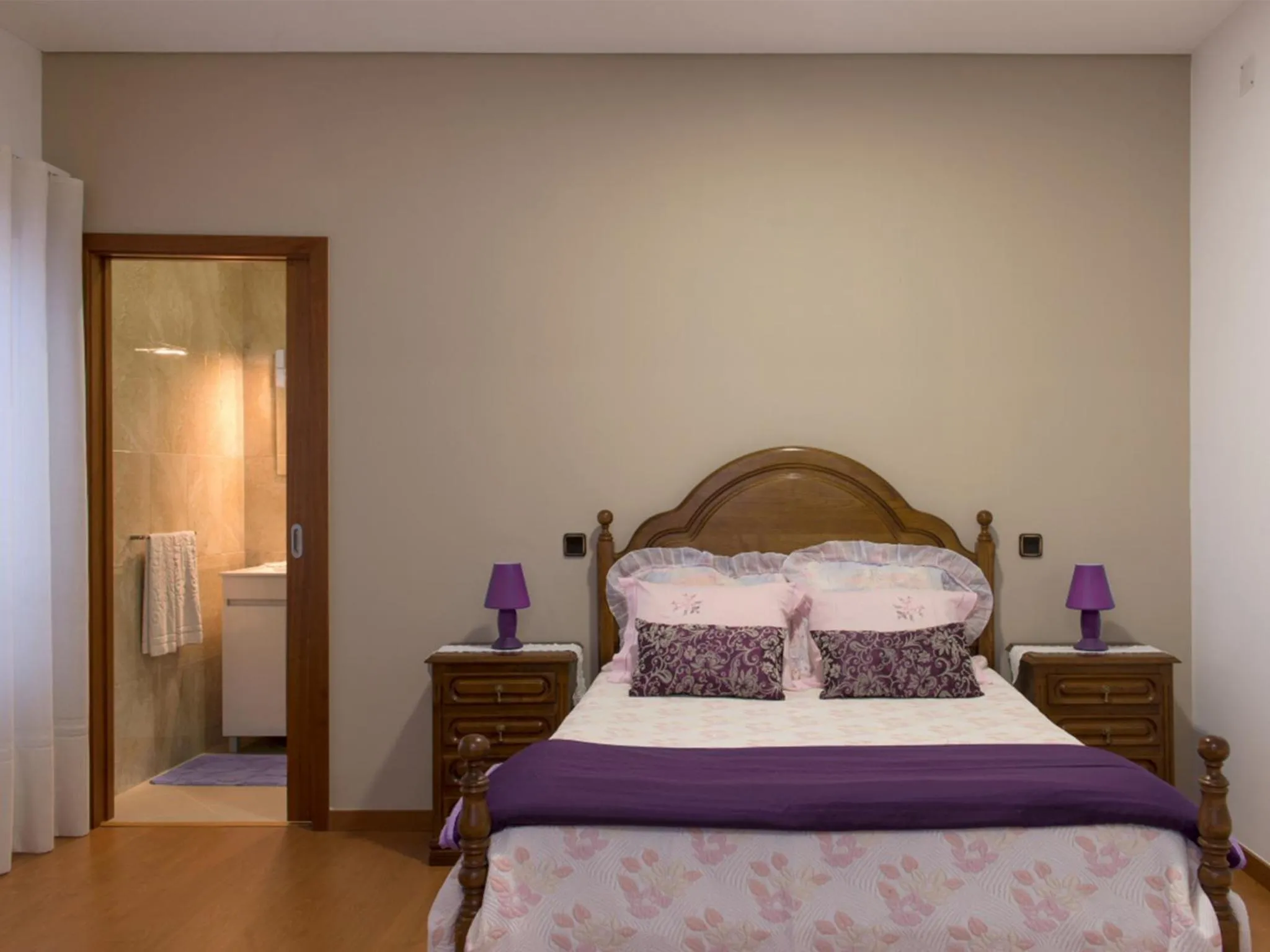 Photo of the whole room, Bed in Alojamento Correia