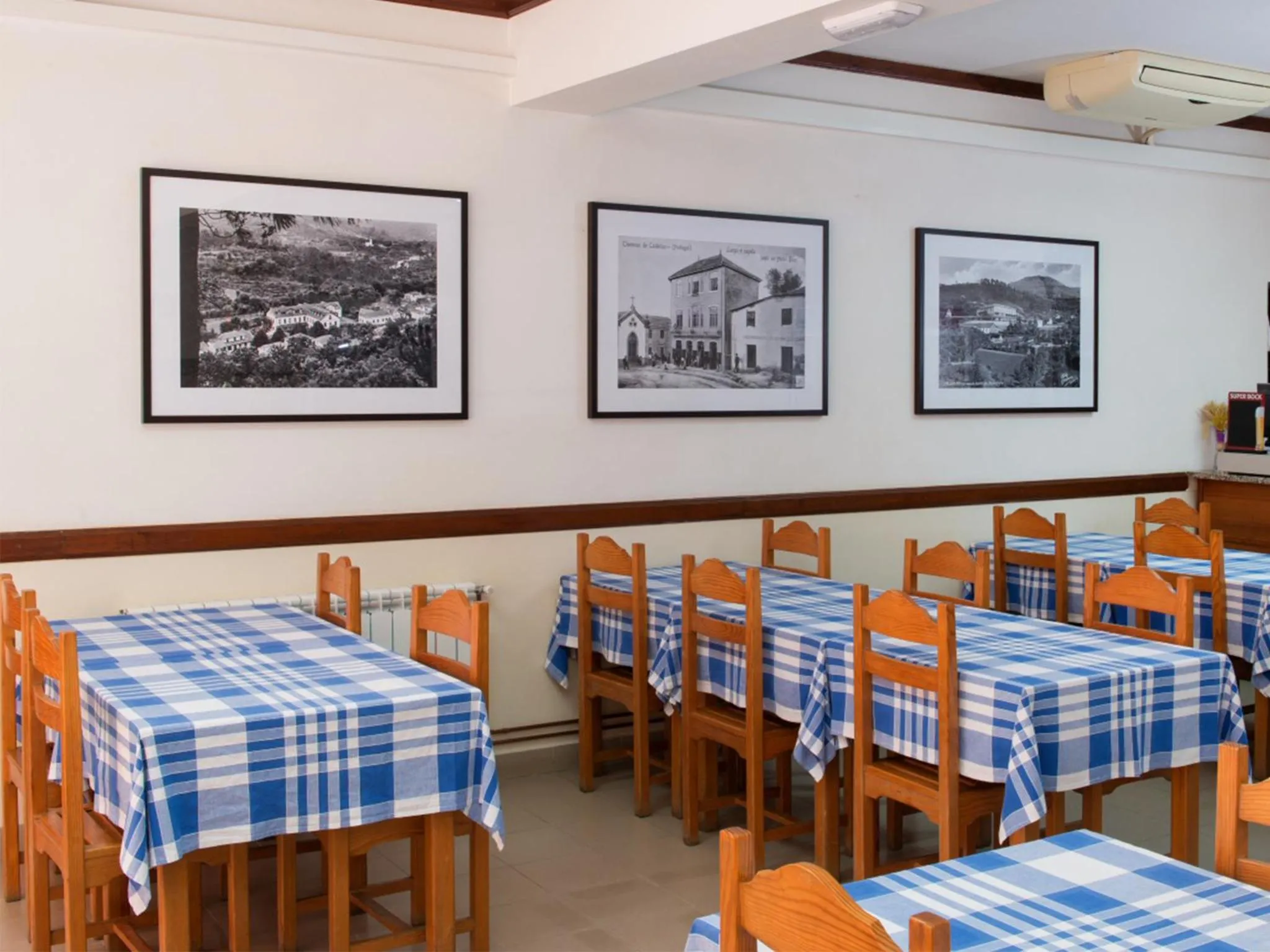 Restaurant/places to eat in Alojamento Correia