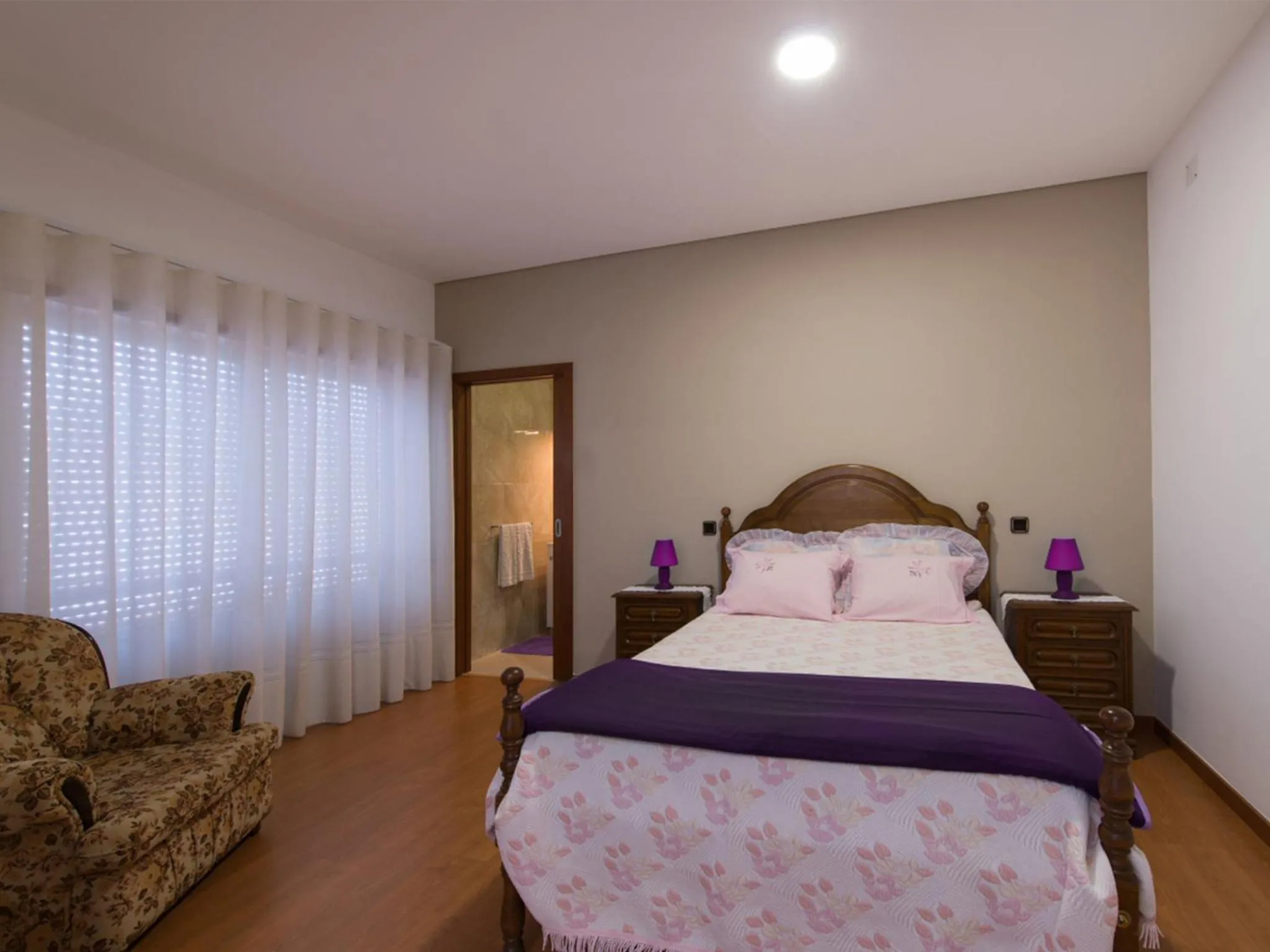 Photo of the whole room, Bed in Alojamento Correia